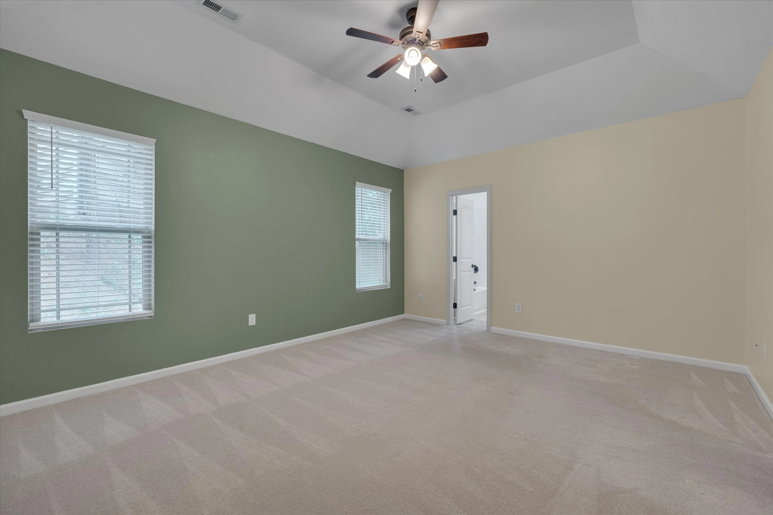 16-216 Truss Way-16.jpg