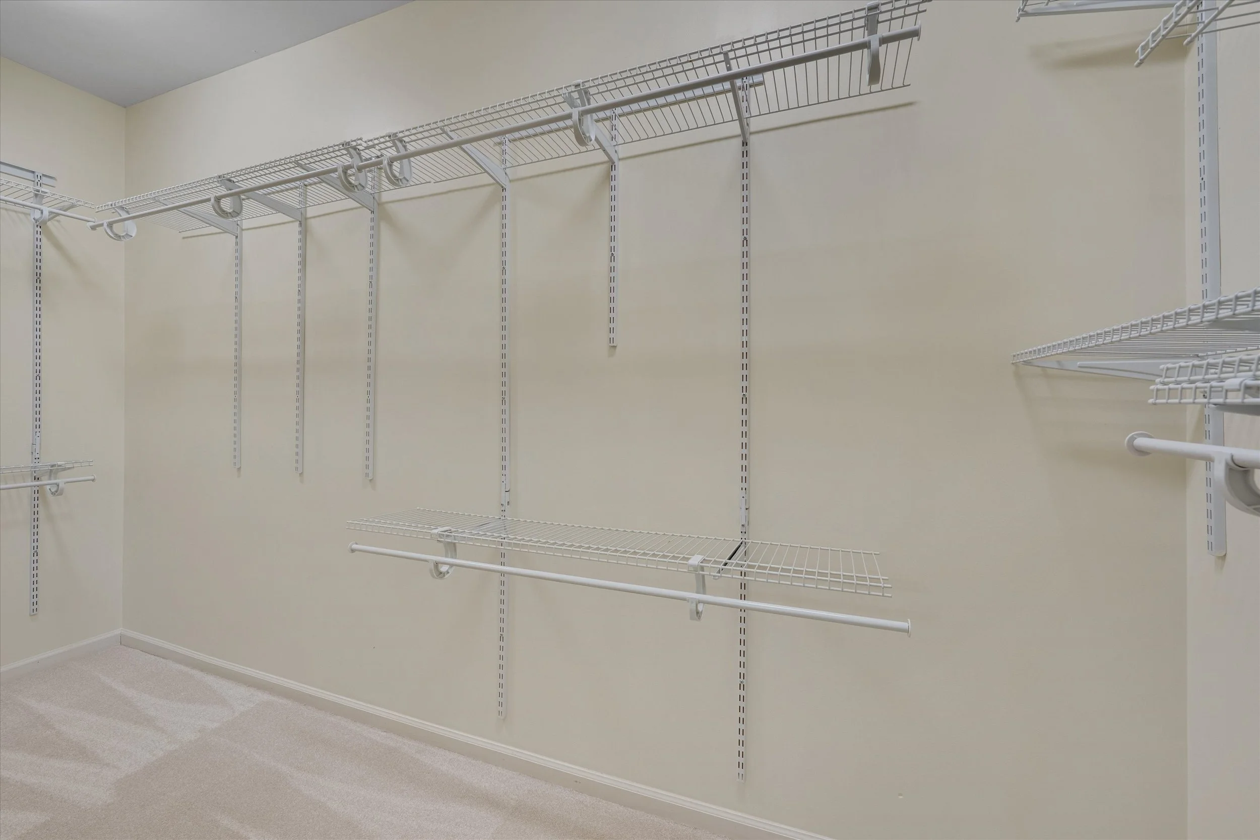 19-216 Truss Way-19.jpg
