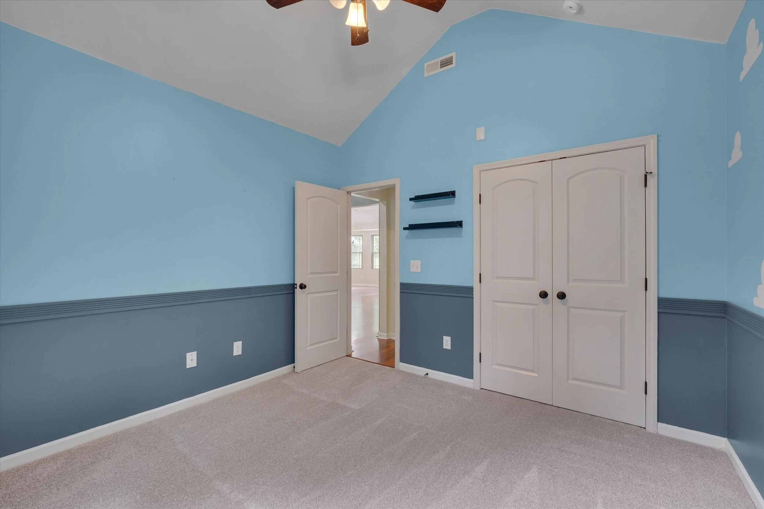 21-216 Truss Way-21.jpg