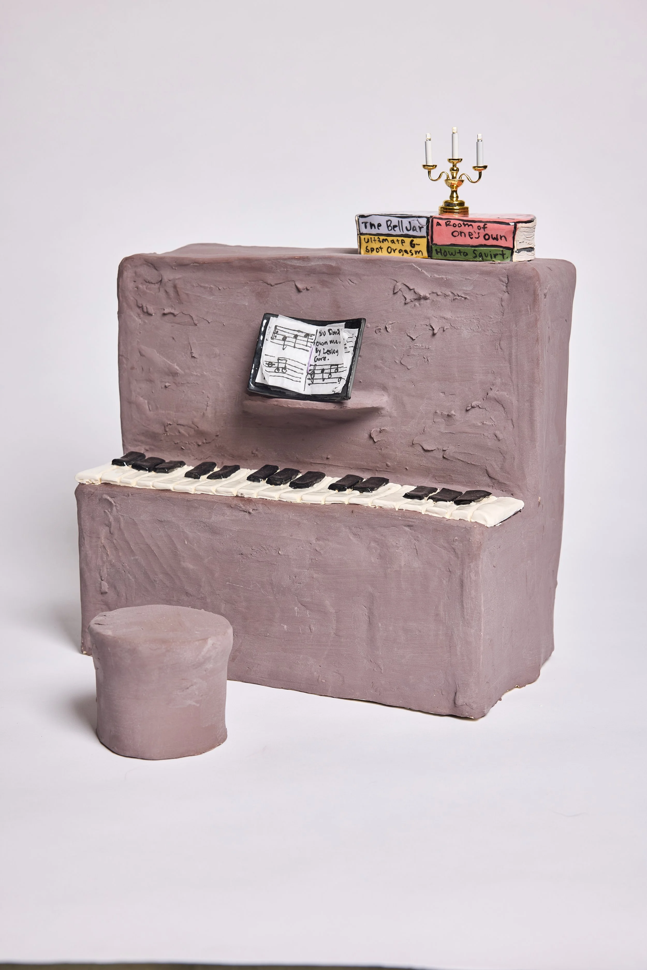 You Don't Own Me
36×28×16cm