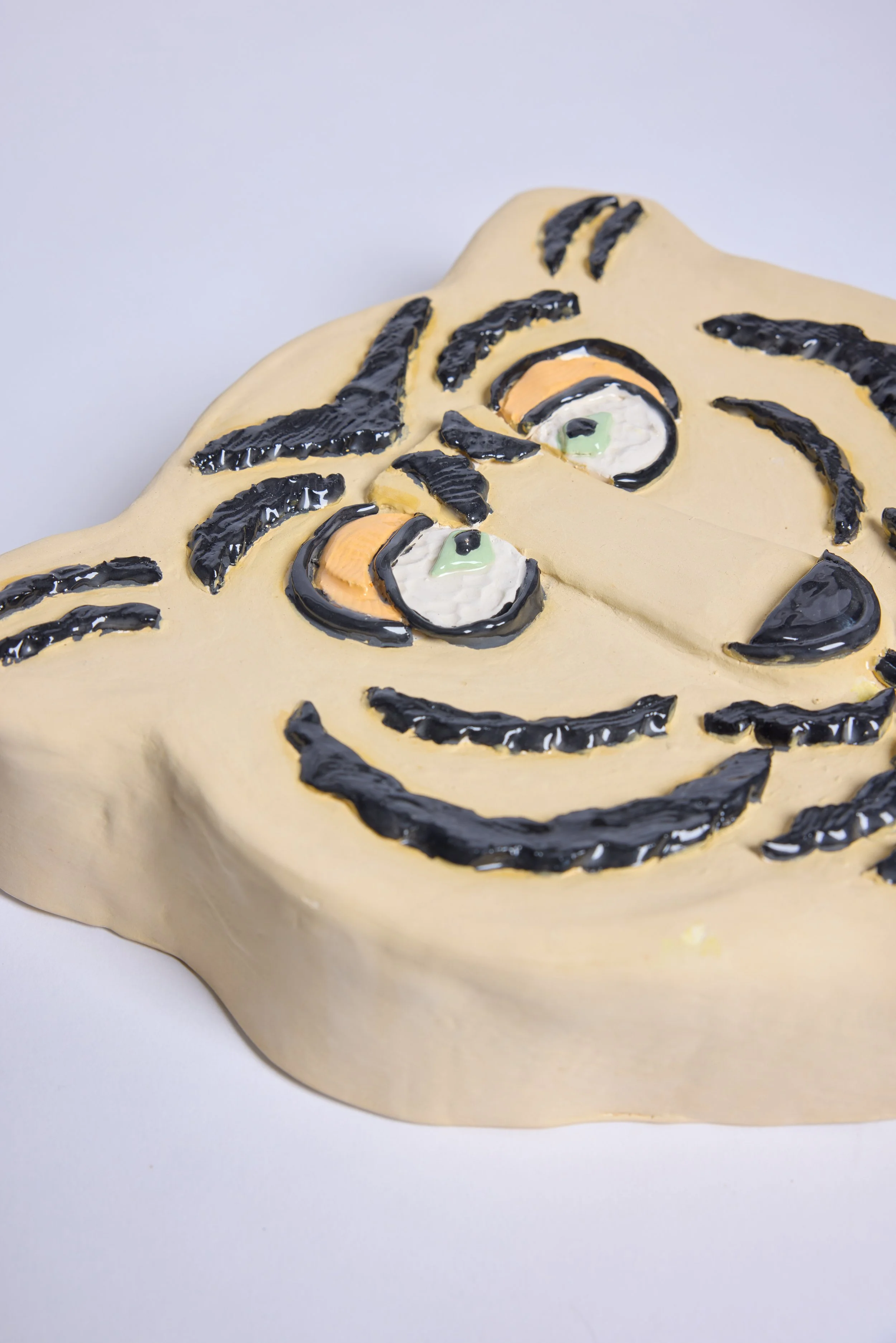 A Real Tiger In The Bedroom 
6×26×25cm