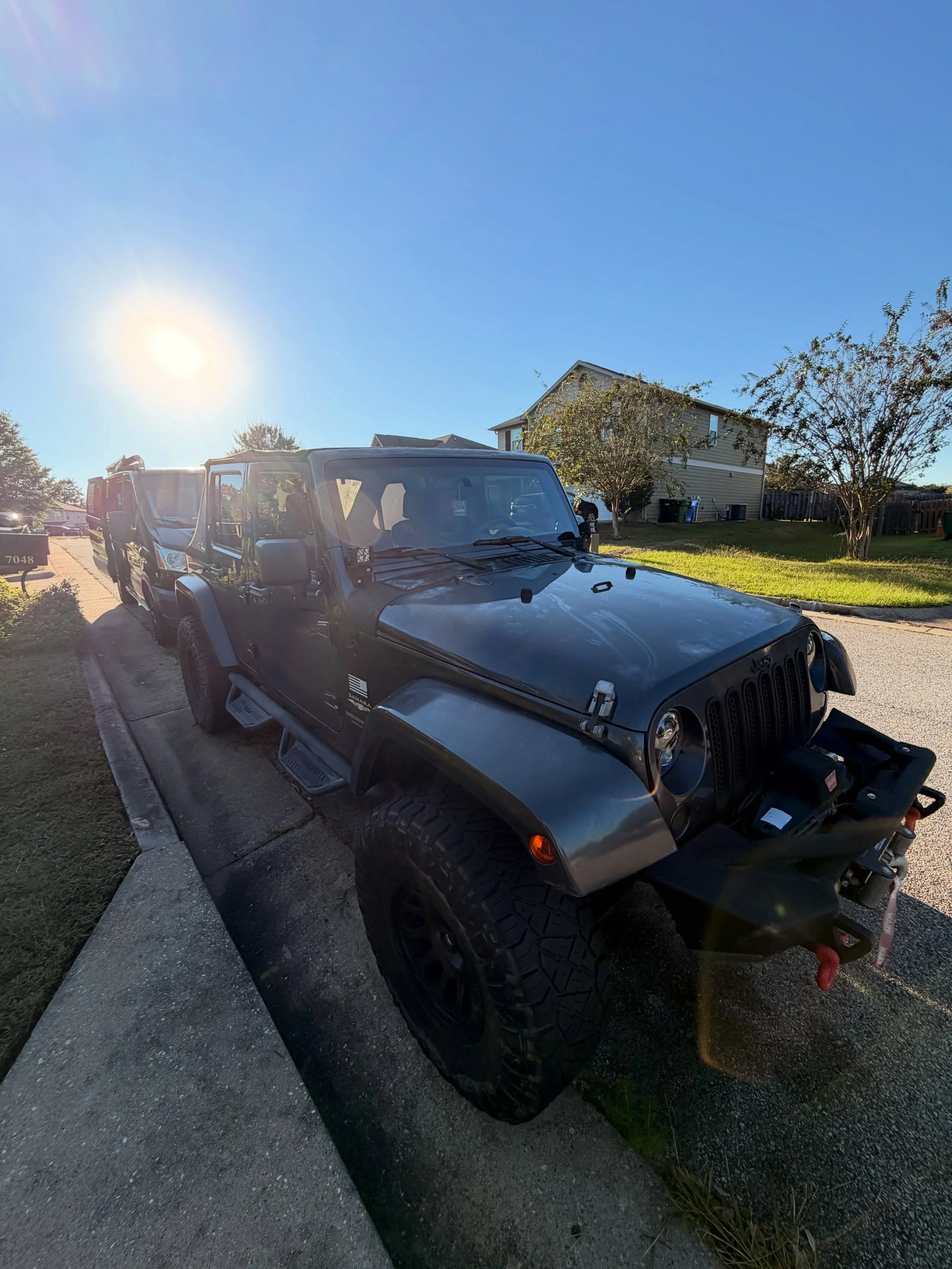 This Jeep about took me OUT today🤣😭

Broke my wire TWICE trying to get this stubborn windshield out. At one point, I think we were both fighting for our lives 💀

But guess what? IT CAME OUT 🤠💪🏼

Some jobs are smooth sailing, and some make you q