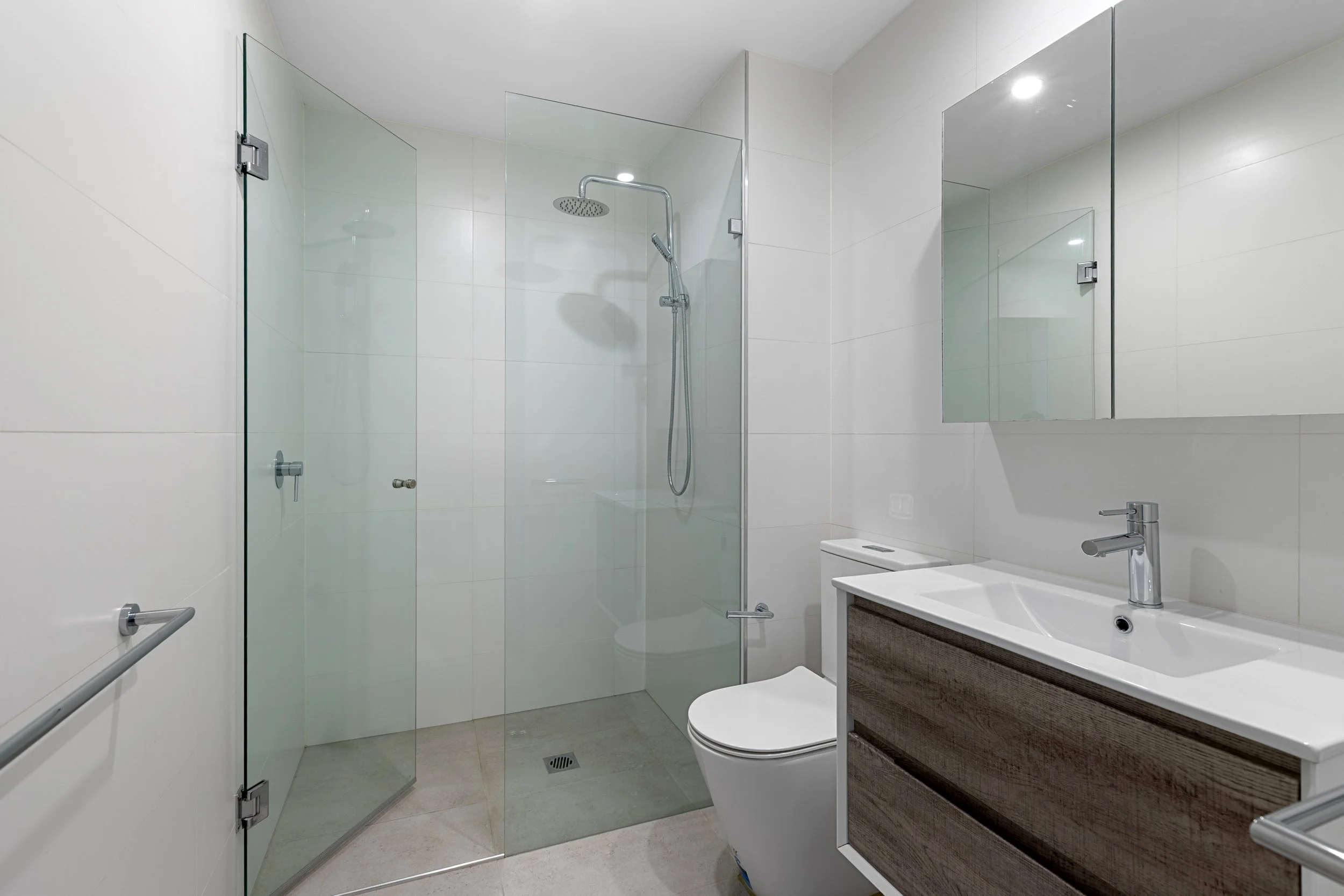 5. Bathroom.JPG