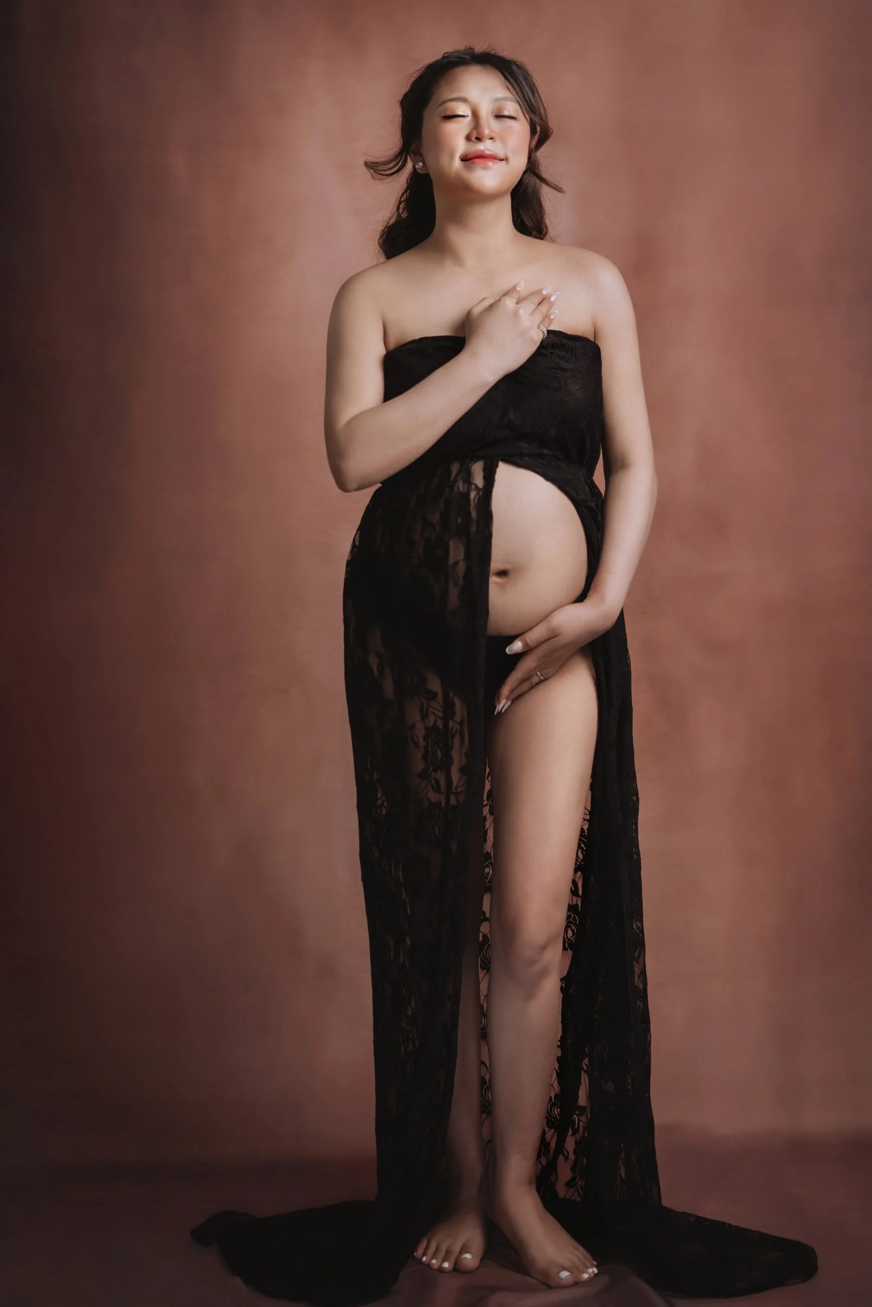 indoor maternityphotography in Vancouver 122087.JPG