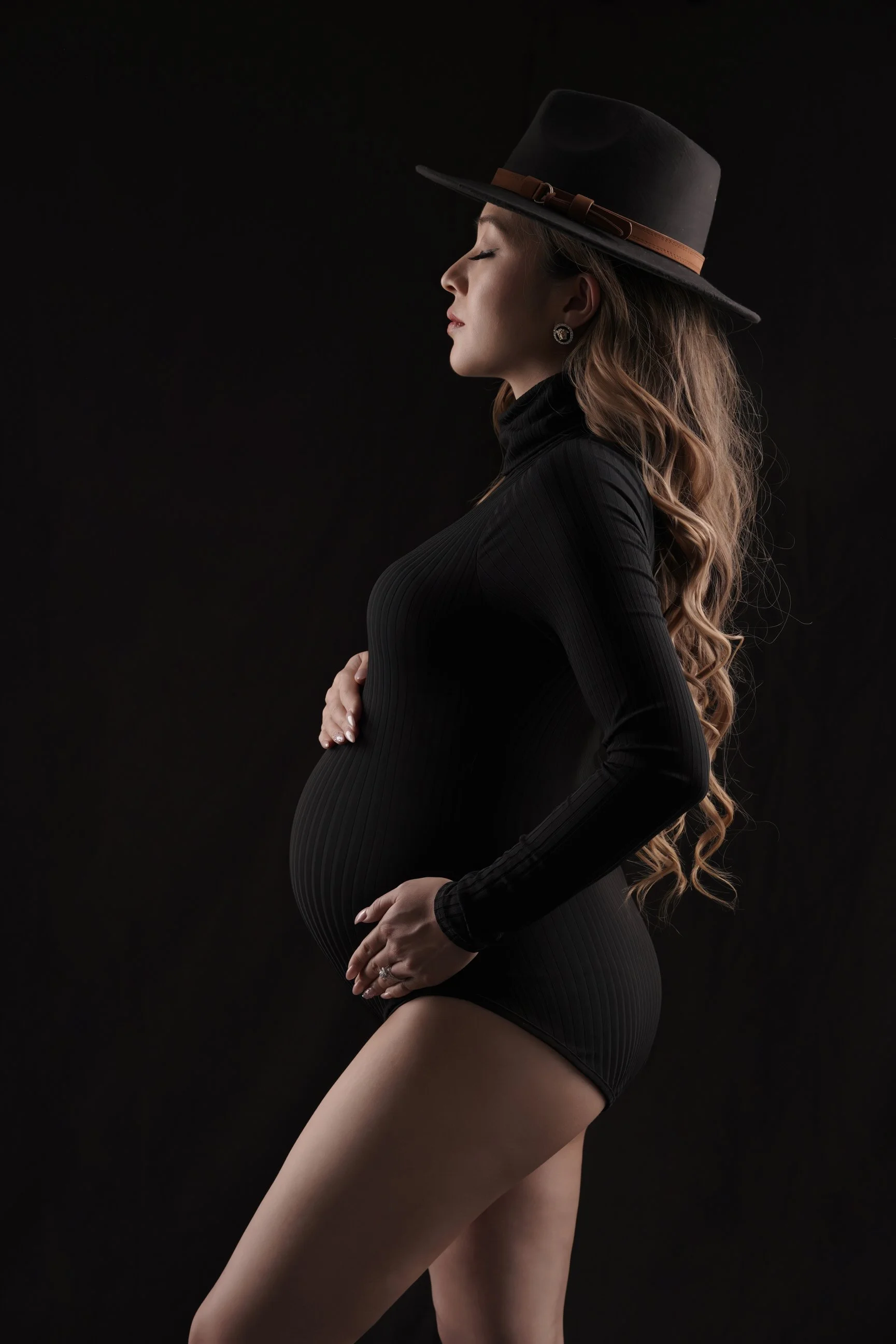 Indoor maternityphotography in Vancouver 18910.JPG