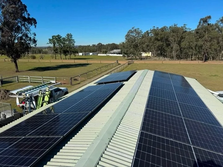 ☀️Solar + Battery Job - Lower Belford☀️

⚡️ 8kWp / 6kW solar system.
⚡️Trina Solar Panels.
⚡️Enphase Micro Inverters.
⚡️Enphase IQ System Controller.
⚡️10kWh Enphase IQ Battery&rsquo;s
⚡️Whole home backup. 
⚡️Clenergy Racking System.
⚡️Production + C