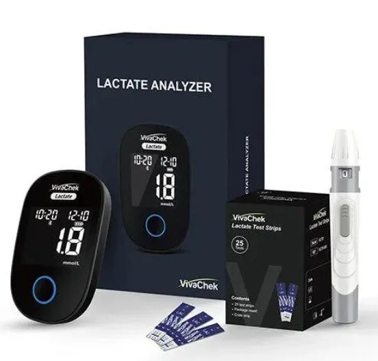 Kit di analisi del lattosio con un test di glucosio, un dispositivo portatile, strisce reattive e un vaporizzatore.