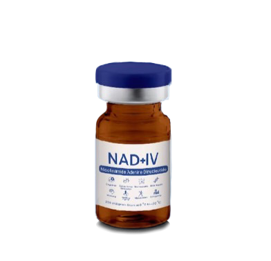NAD+ IV 靜脈療程使用的 NAD+ 產品瓶，展示於清邁 Ponsarin Clinic 的健康護理服務介紹中。