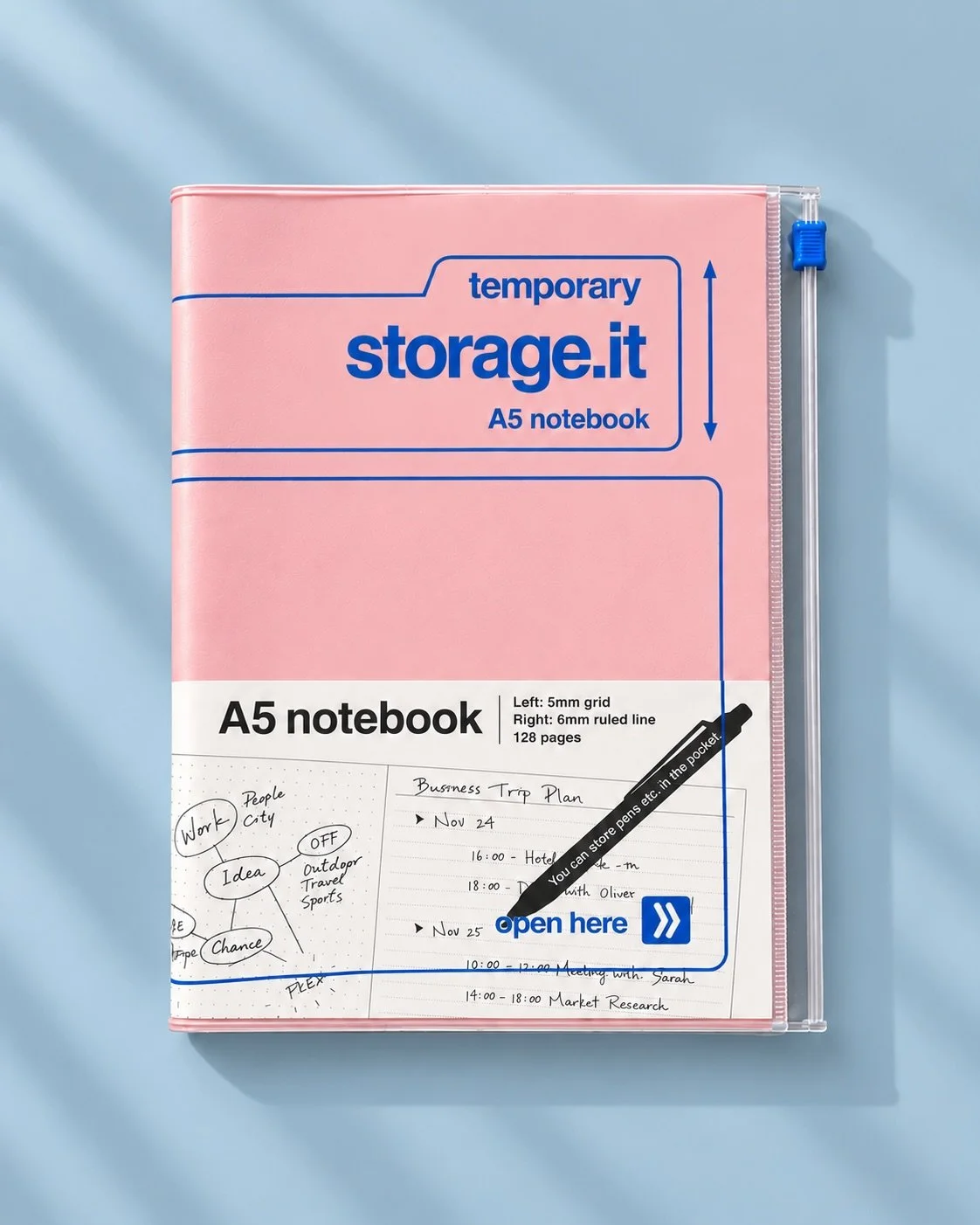 Ein Notizbuch, das auch an den Stift gedacht hat. ✍️

Die storage.it Notebooks haben ein transparentes Rei&szlig;verschlussfach direkt am Cover &ndash; f&uuml;r Stifte, kleine Zettel und alles, was sonst lose in der Tasche landet.
F&uuml;r kleine und