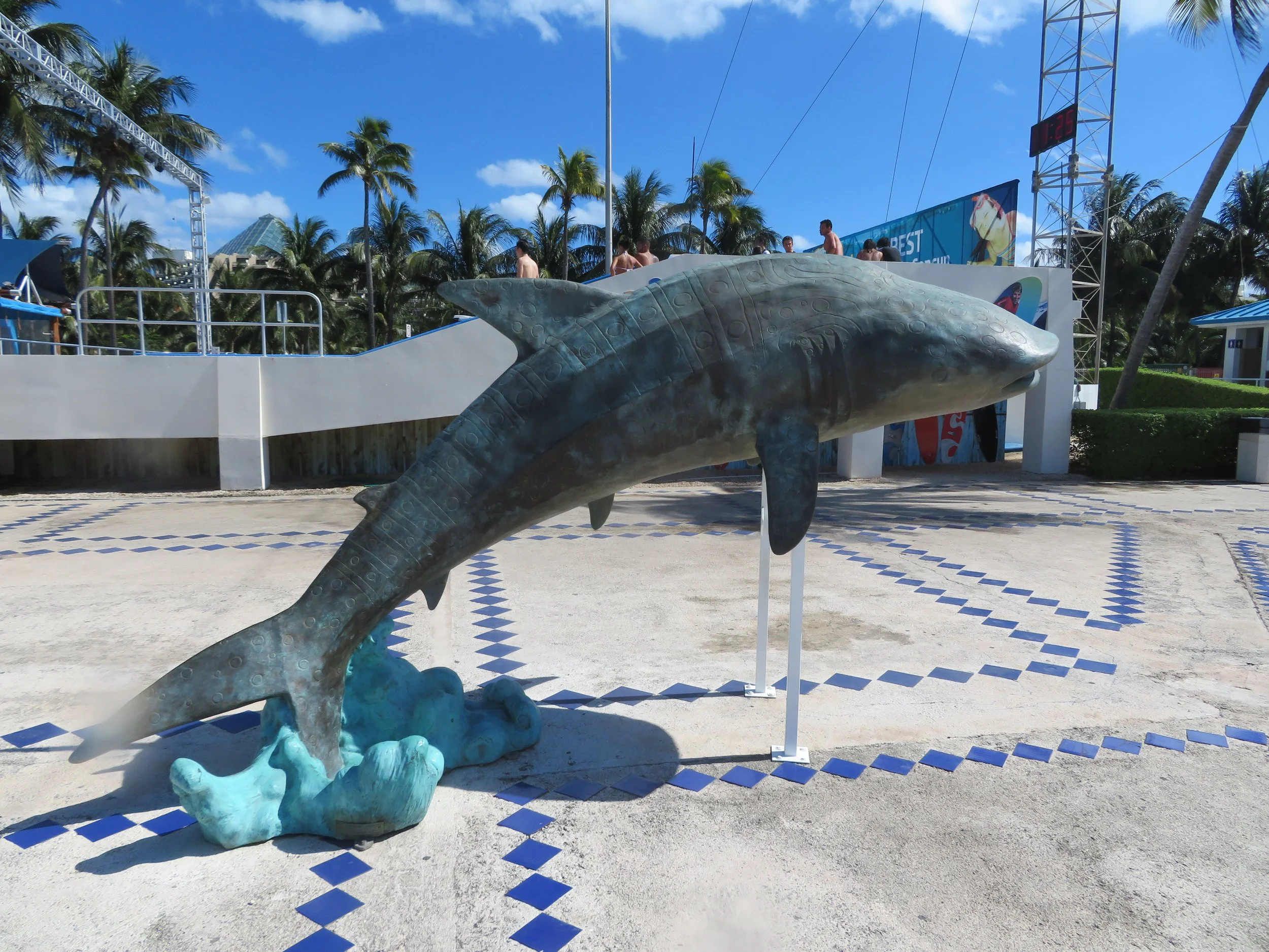dolphin statue at aquaworld cancun