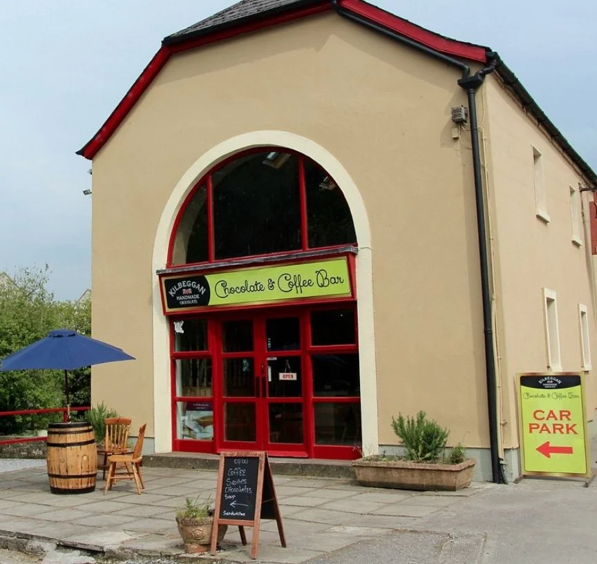 Exterior of Kilbeggan Chocolate & Coffee Bar, where we stopped for lunch before our Sunday afternoon distillery experience.