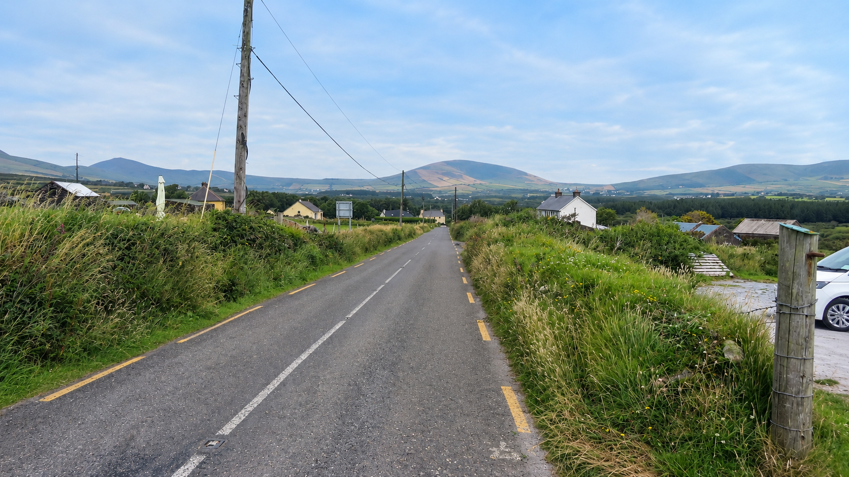 Scenic Ireland road trip landscape illustrating a flexible approach to planning a self-drive trip through Ireland.