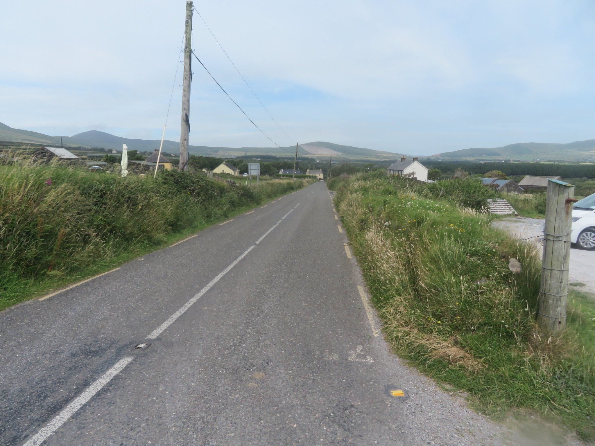 Driving in Ireland doesn’t have to be intimidating. Our two-week road trip taught us what really matters: left-side driving, narrow roads, speed, parking and taking your time.