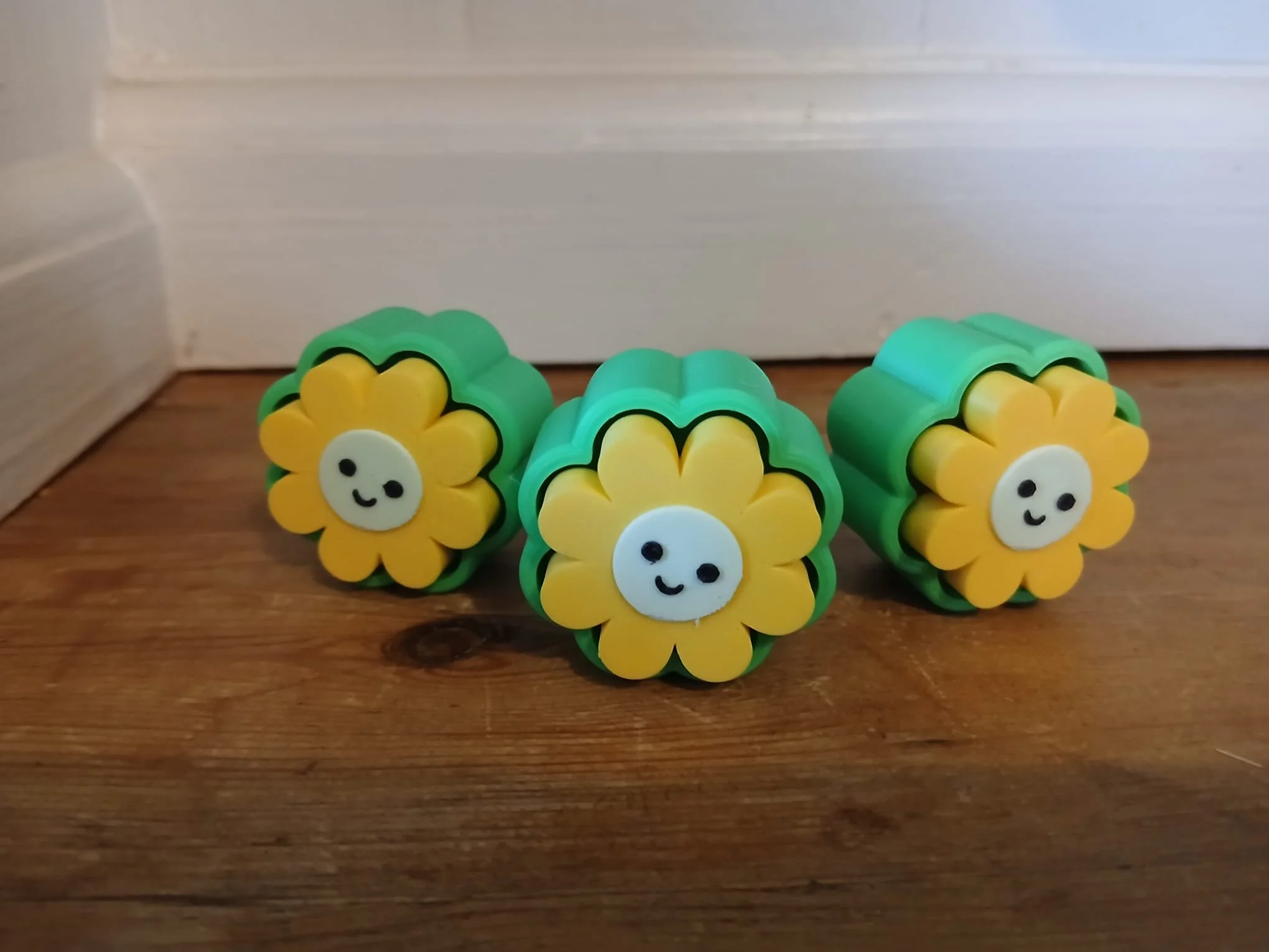 Smiley Daisy Clicker Set