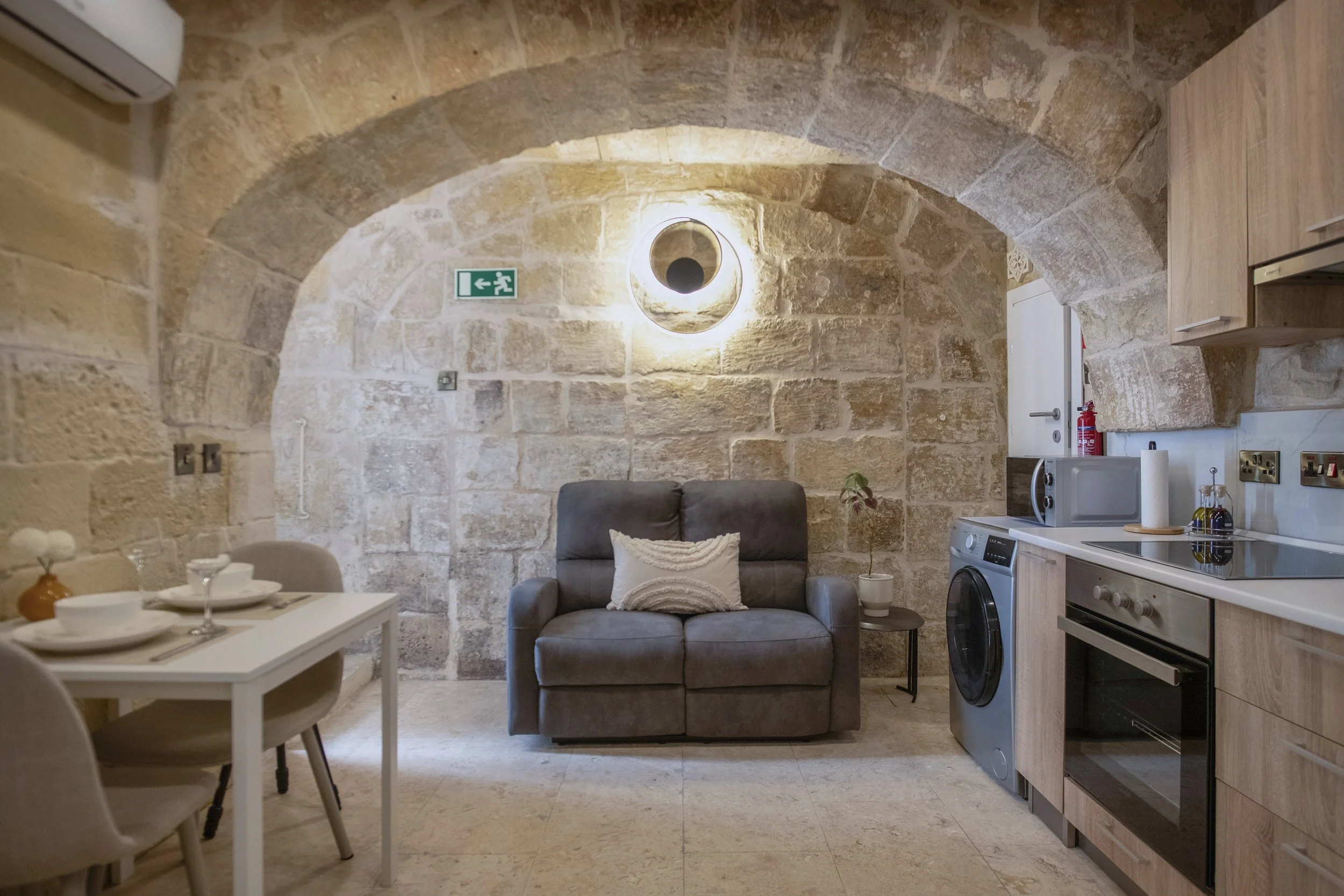 45, Floriana Acc_170326 012.jpg