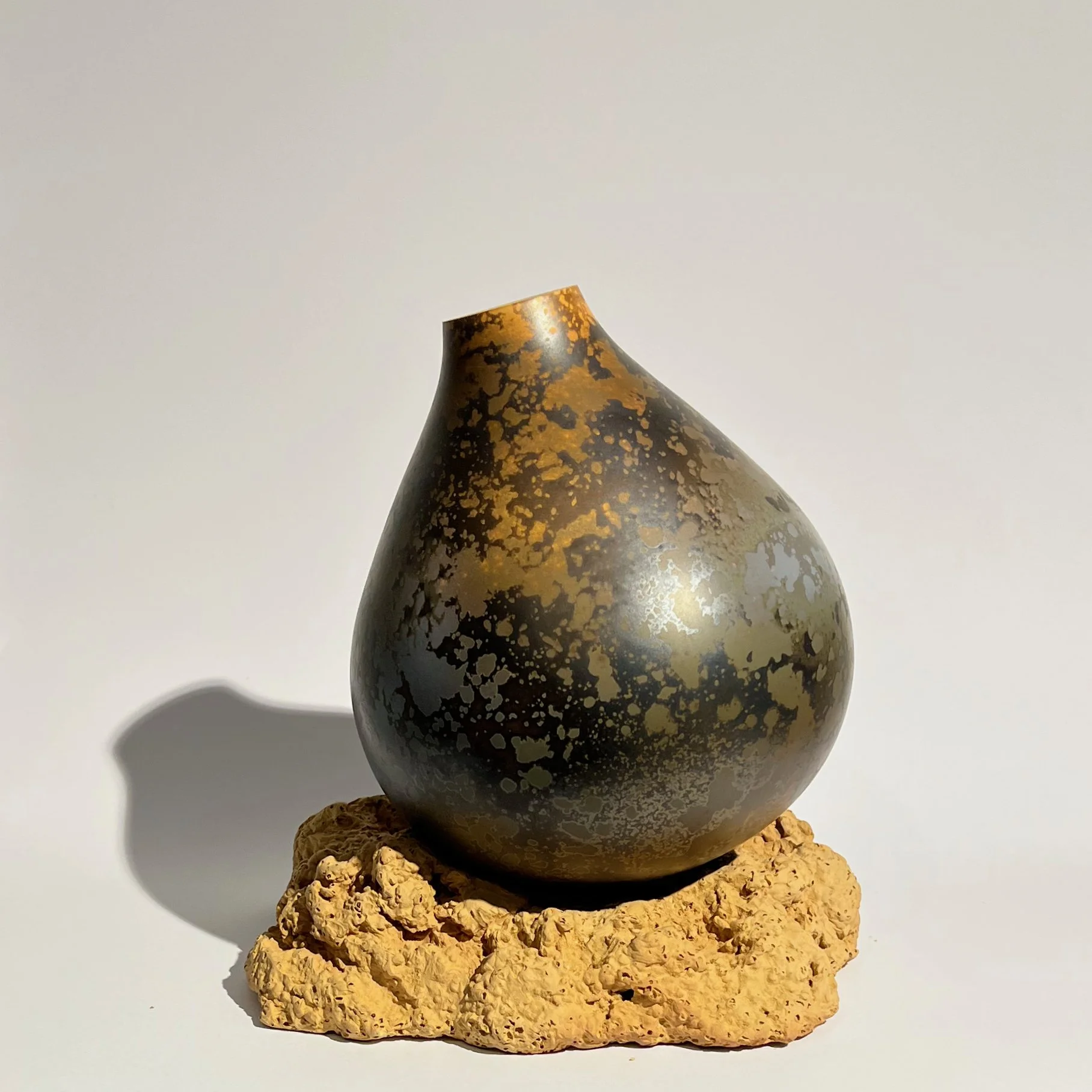 Jean-Paul Azaïs (né en 1952), Figue bleuissante, hommage à Louis Figuier, 2022