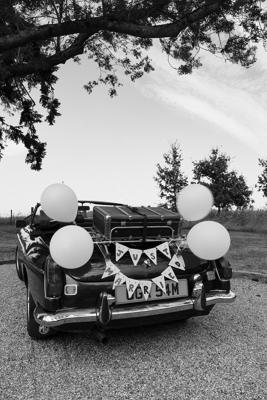 Family-Home-Documentary-Wedding-Photographer-E&J--62.jpg