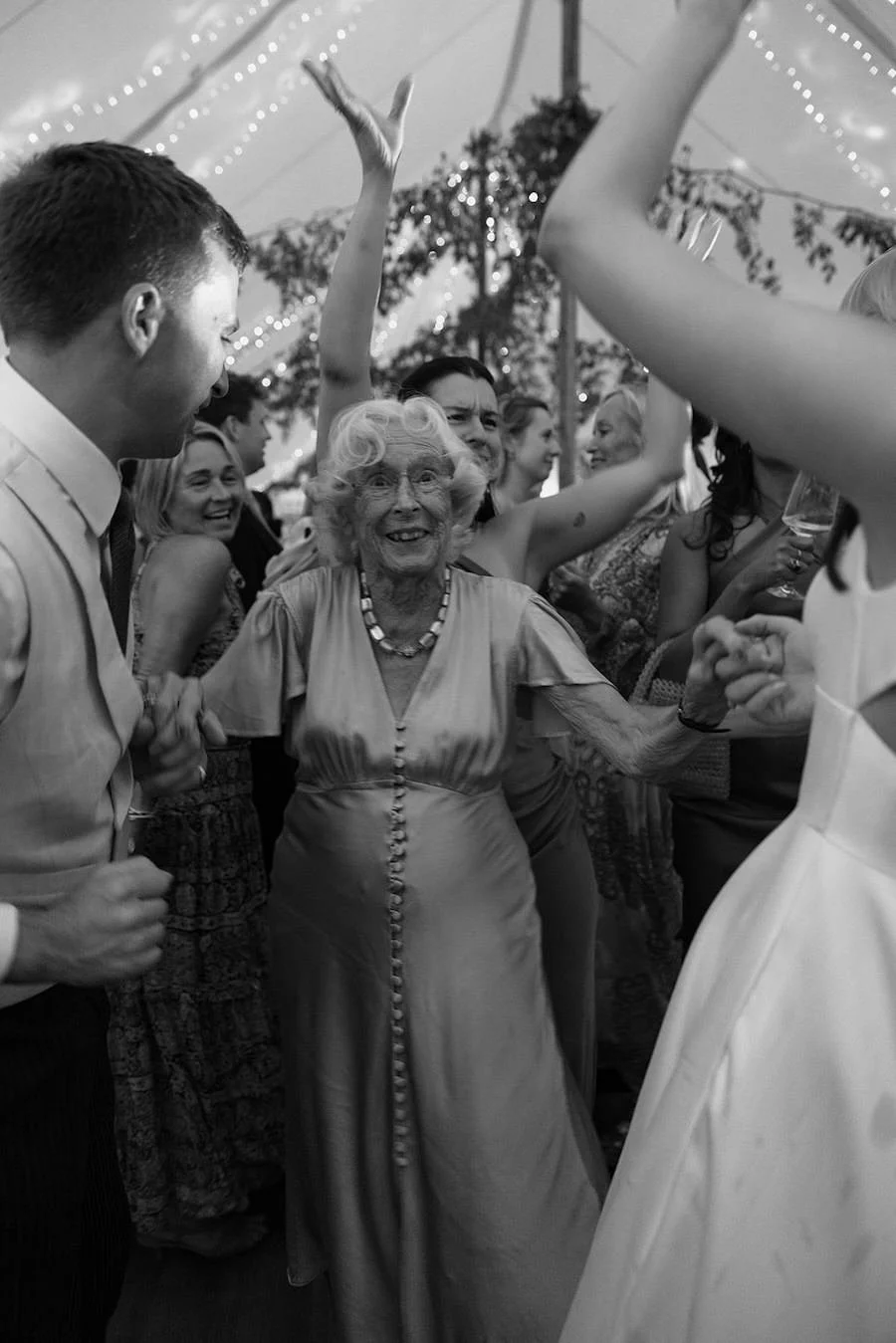 Family-Home-Documentary-Wedding-Photographer-E&J--155.jpg