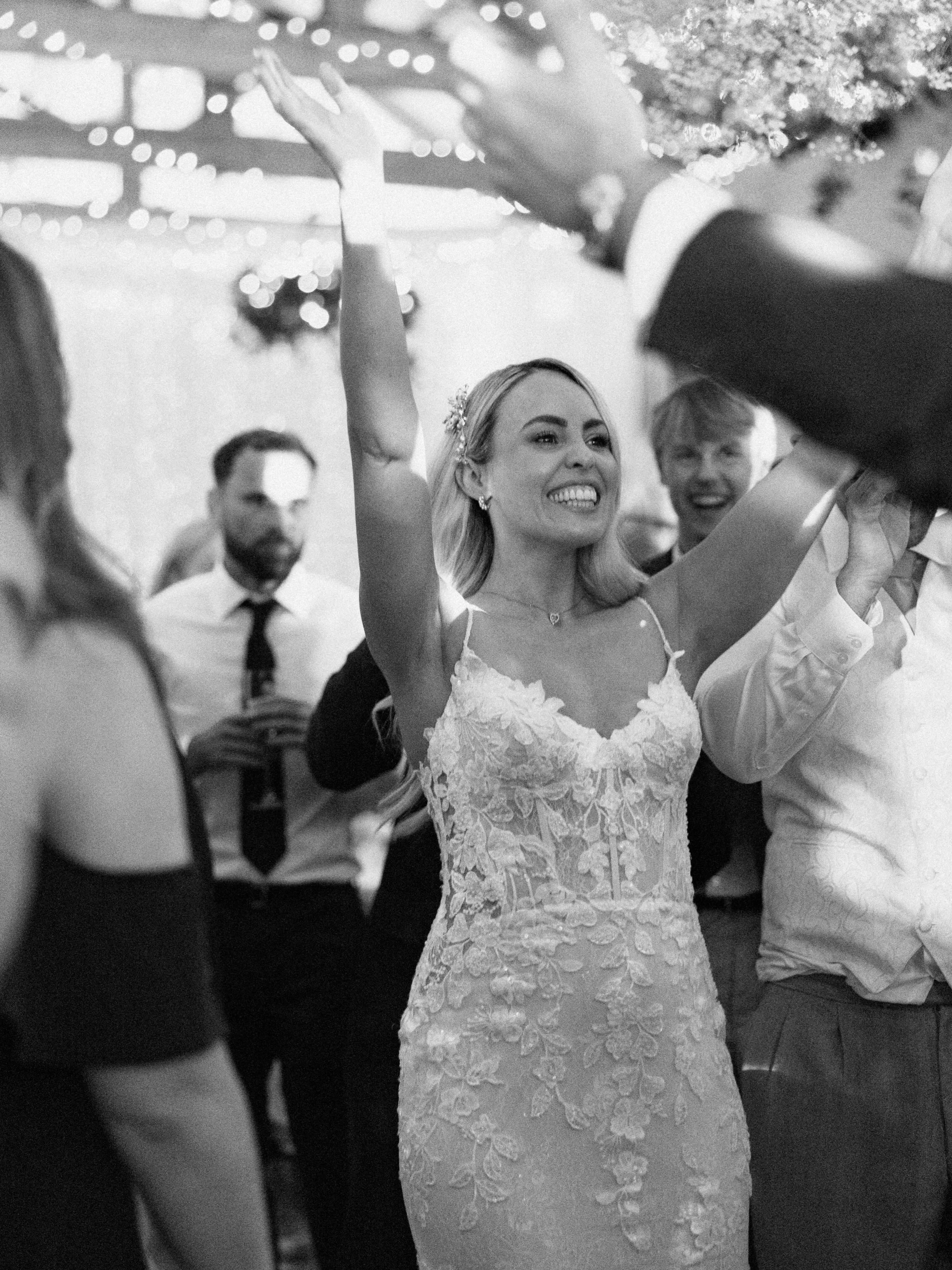 Felicity and Stefan at the absolute stunning Firle Place. What a couple, what a party! A few frames from their beautiful October day planned to perfection by @pearleventsatelier ✨

Photographer @laurenelizabethphotographer 
Planner @pearleventsatelie