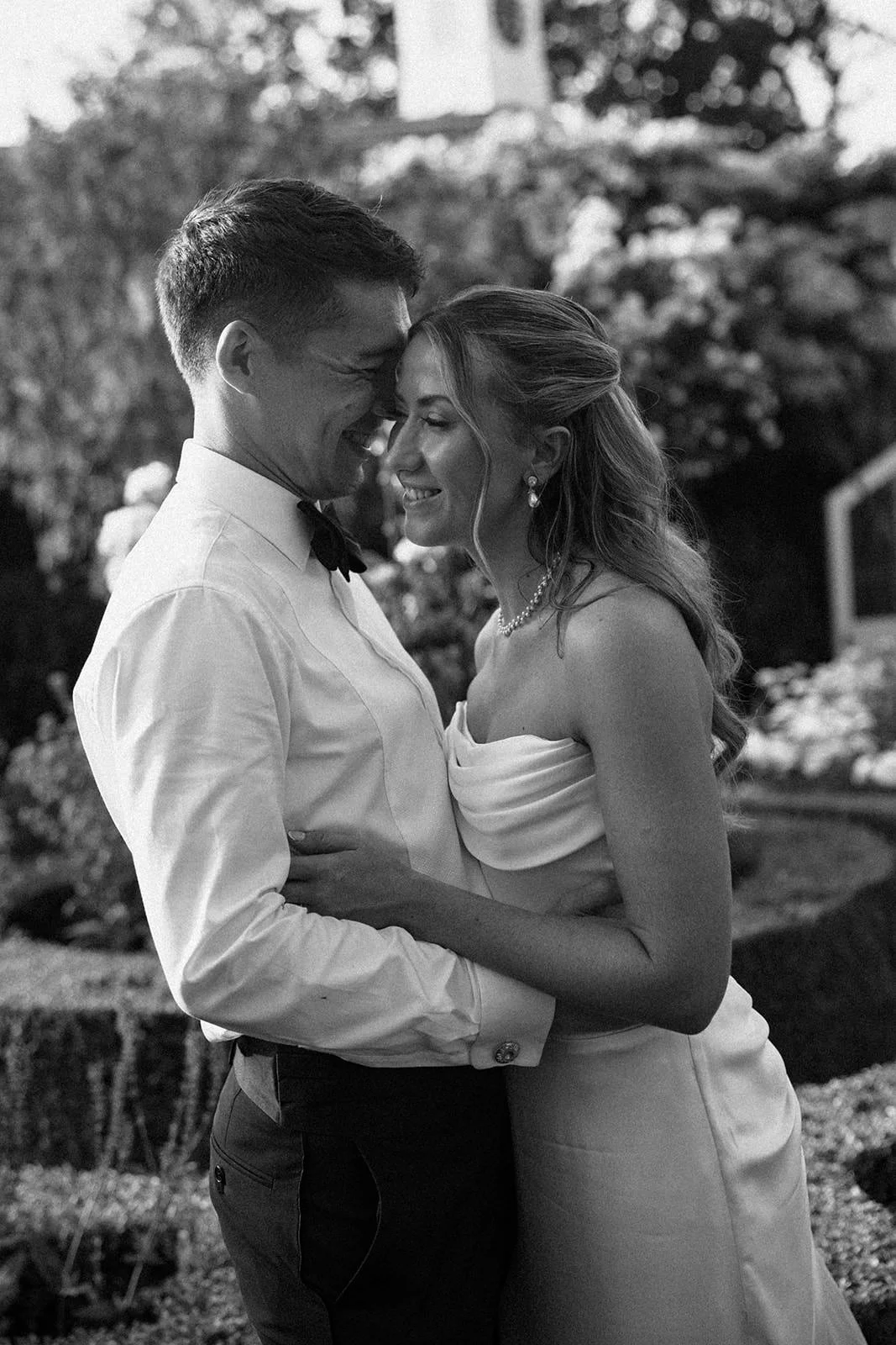 Bignor-Park-Estate-Luxury-East-Sussex-Wedding-Photographer-R&C-Wedding-Drinks-Evening-Party-17.jpg