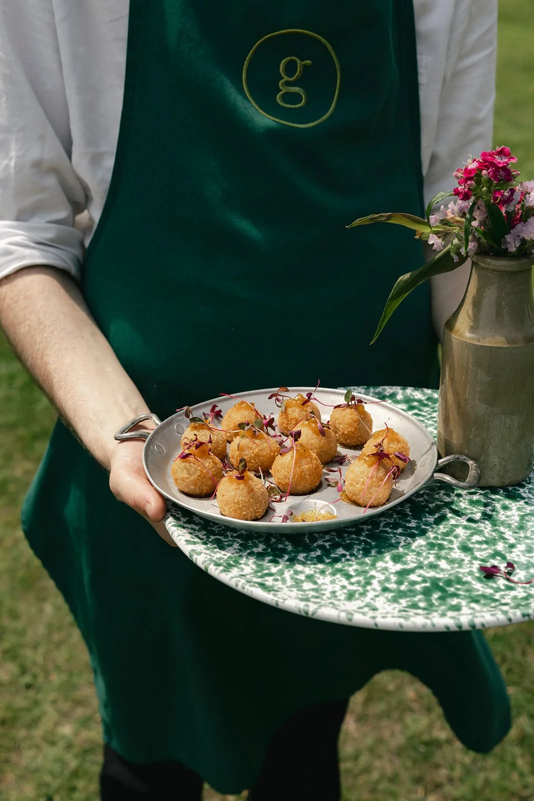 Bignor-Park-Estate-Luxury-East-Sussex-Wedding-Photographer-R&C-Wedding-Drinks-Cocktail-Hour-9.jpg