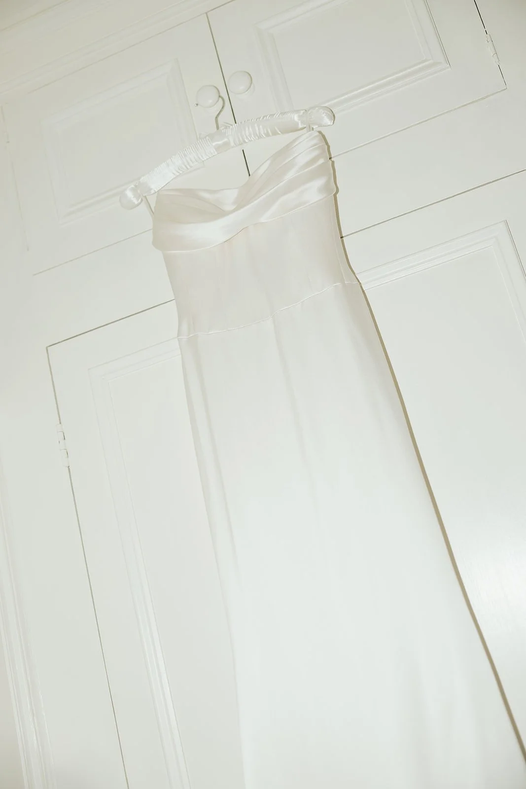 Bignor-Park-Estate-Luxury-East-Sussex-Wedding-Photographer-R&C-Getting-Ready-1.jpg