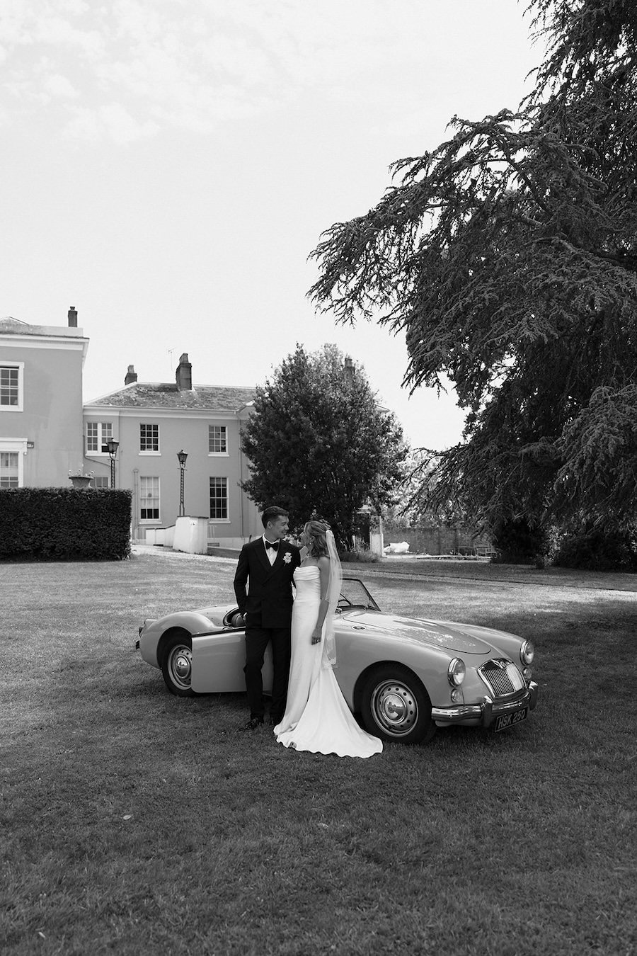 Bignor-Park-Estate-Luxury-East-Sussex-Wedding-Photographer-R&C-Portraits-13.jpg
