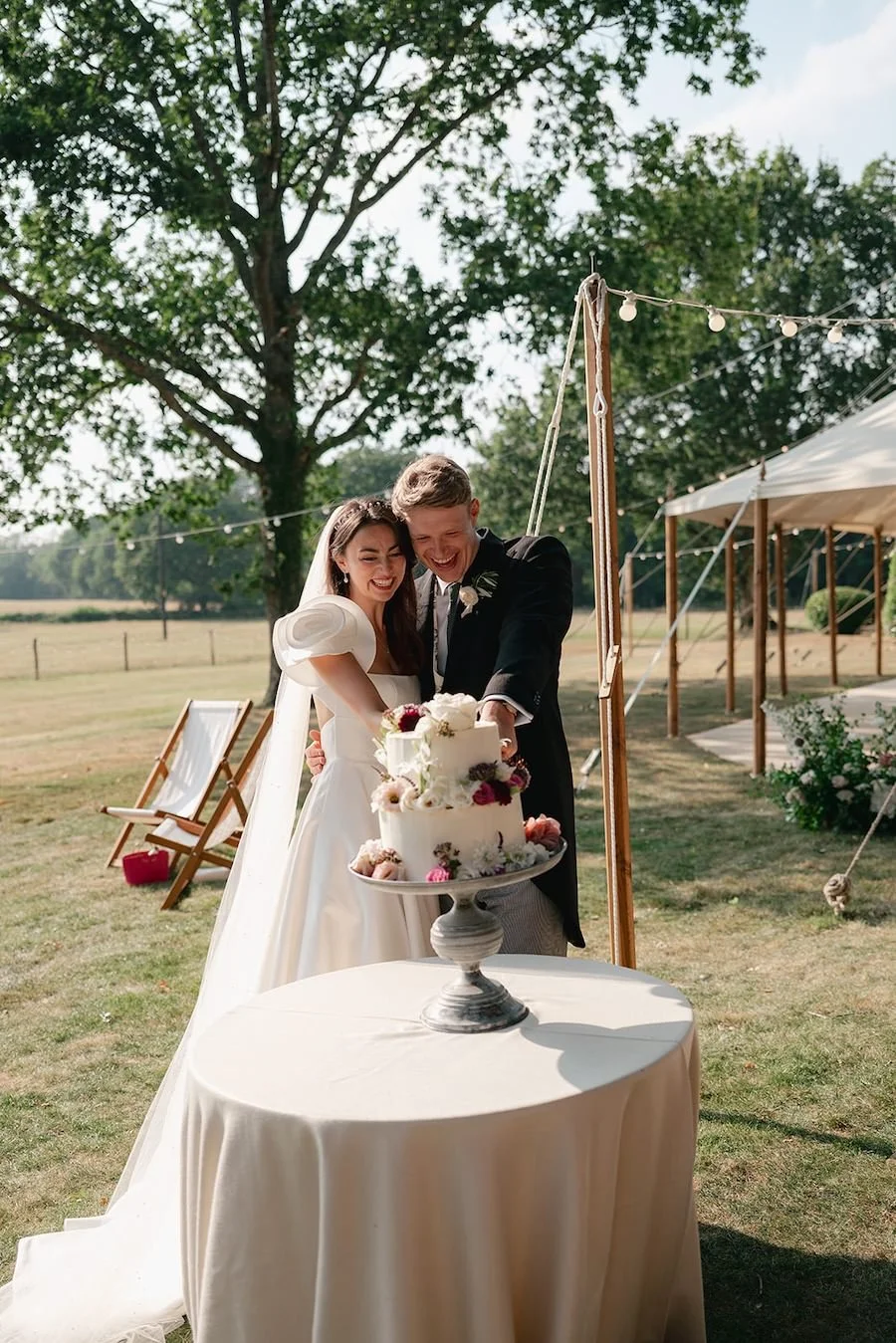 Family-Home-Documentary-Wedding-Photographer-E&J--104.jpg