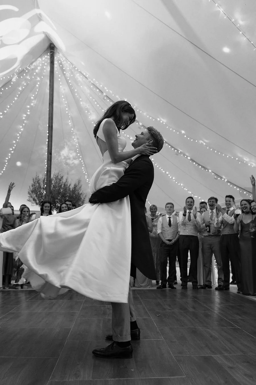 Family-Home-Documentary-Wedding-Photographer-E&J--154.jpg