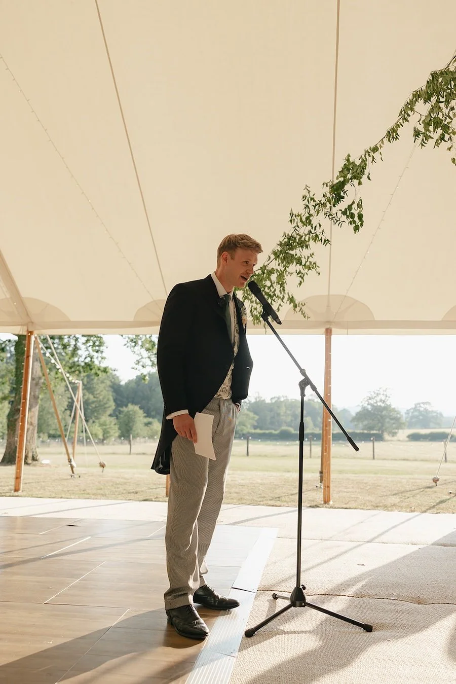 Family-Home-Documentary-Wedding-Photographer-E&J--124.jpg