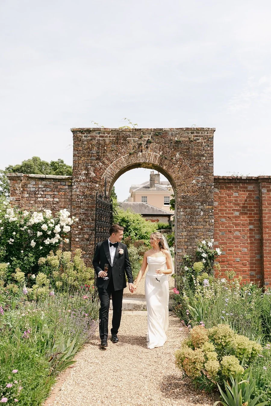 Bignor-Park-Estate-Luxury-East-Sussex-Wedding-Photographer-R&C-Portraits-2.jpg