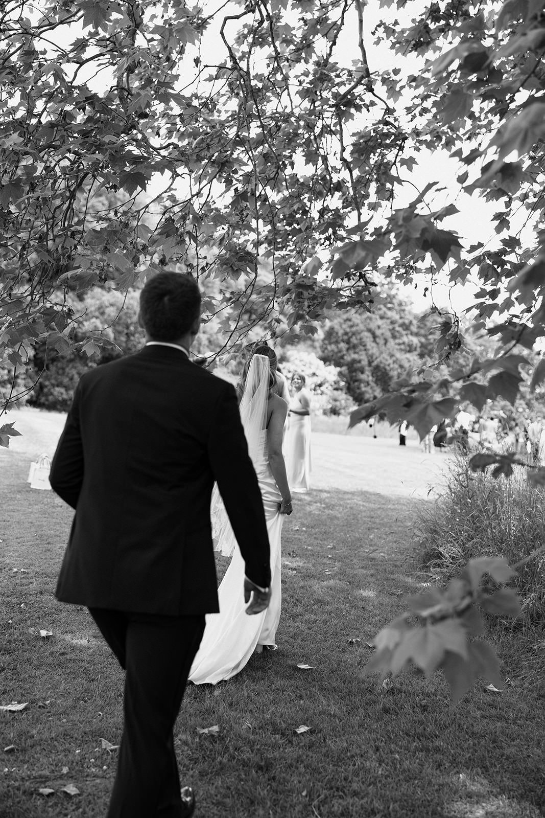 Bignor-Park-Estate-Luxury-East-Sussex-Wedding-Photographer-R&C-Wedding-Drinks-Cocktail-Hour-4.jpg