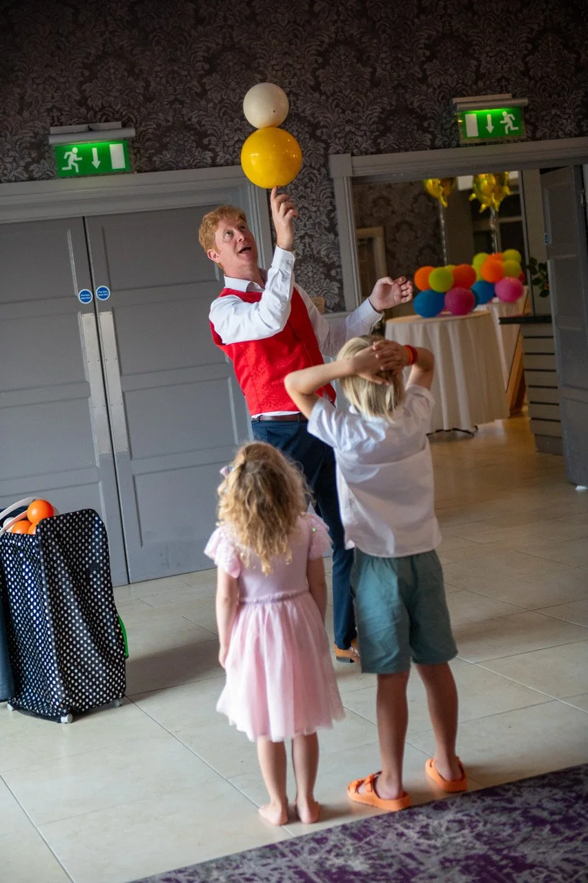 juggler ball spinnning.jpeg
