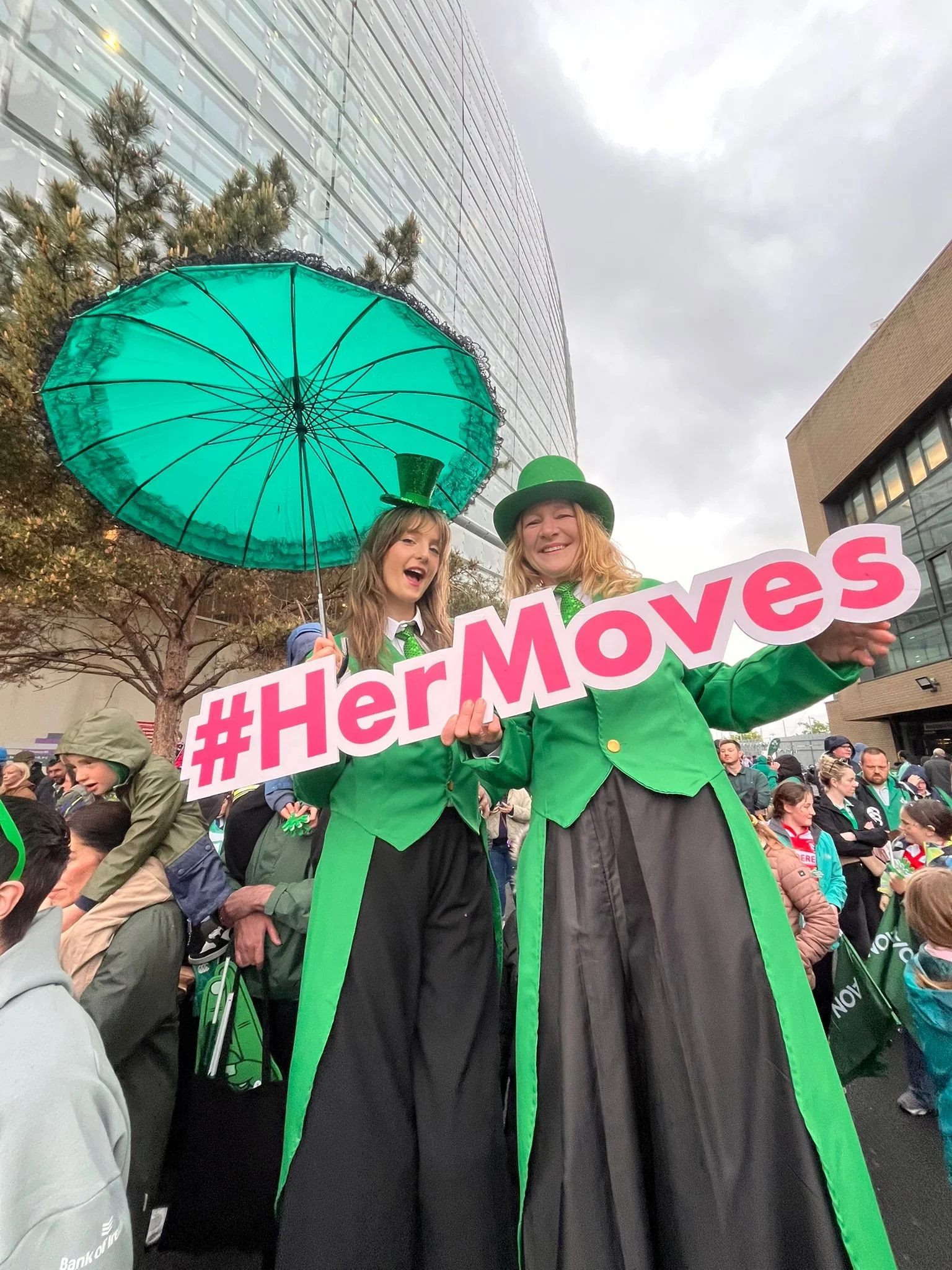 social campaign; HER MOVES