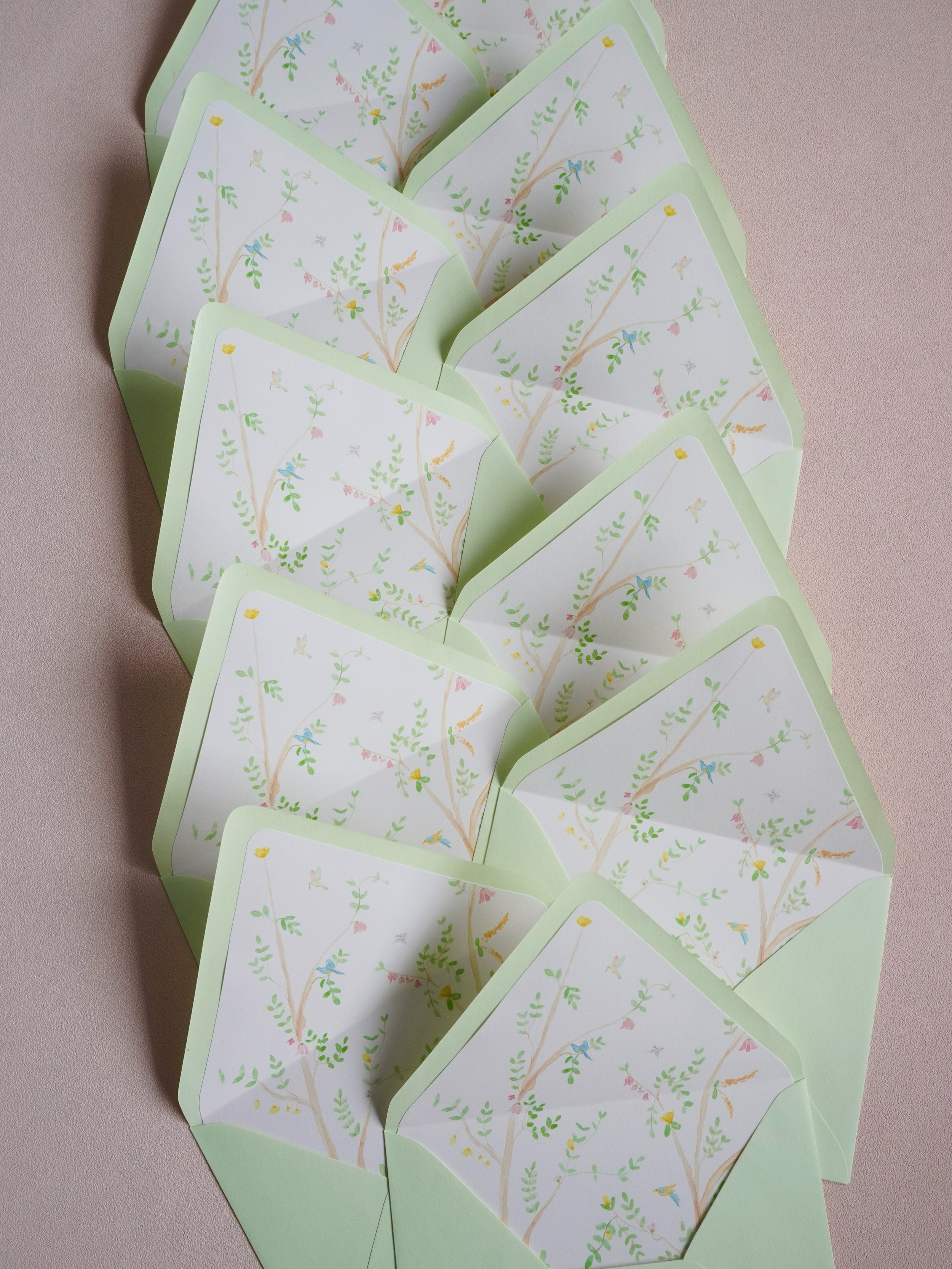 One of my favorite parts of any invitation suite is the envelope liner. It&rsquo;s such a fun place to bring in color, pattern, and personality, and these chinoiserie liners might be some of my favorites yet. Pink and green never looked so good 🩷💚