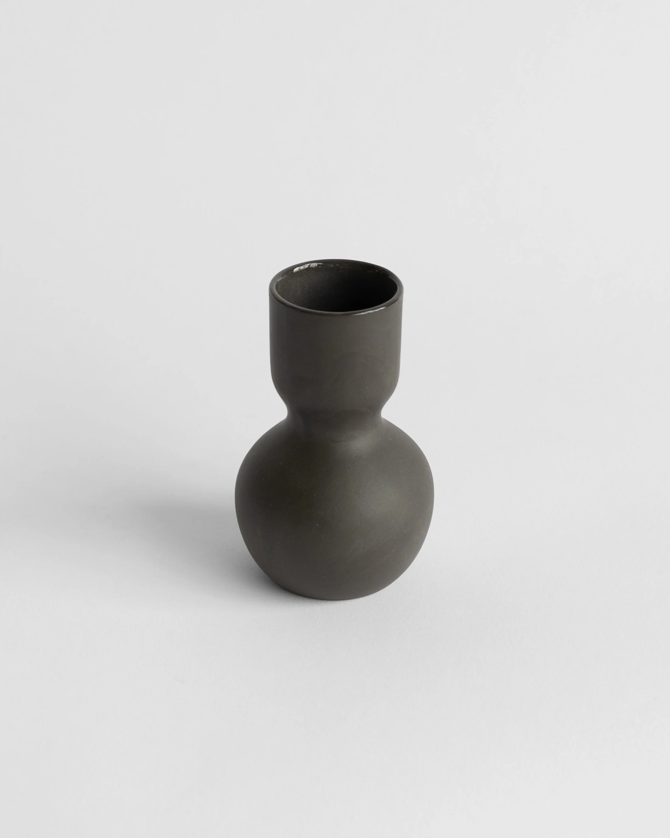 NEW_Aava_bud_vase_walnut_a.jpg