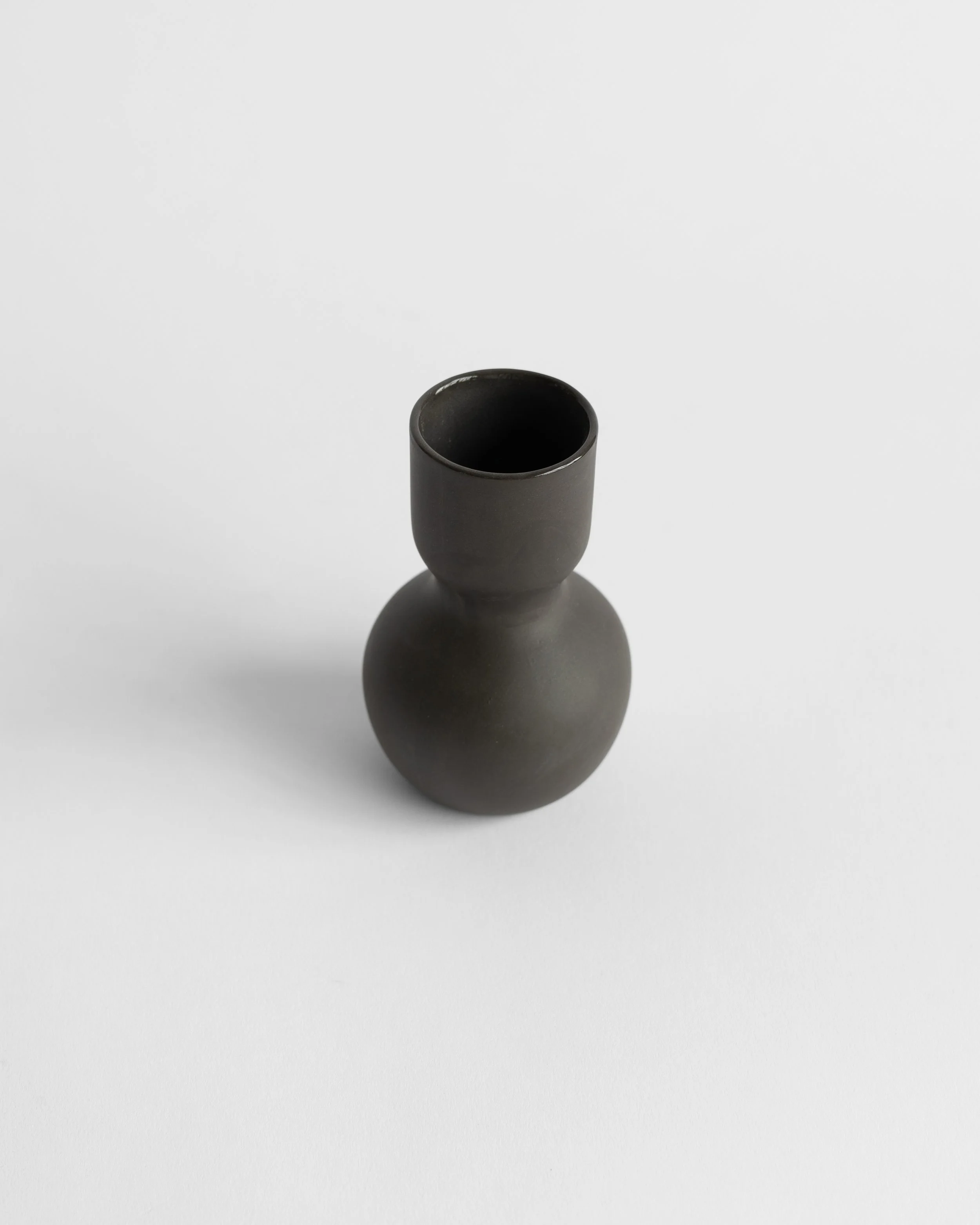 NEW_Aava_bud_vase_walnut_b.jpg