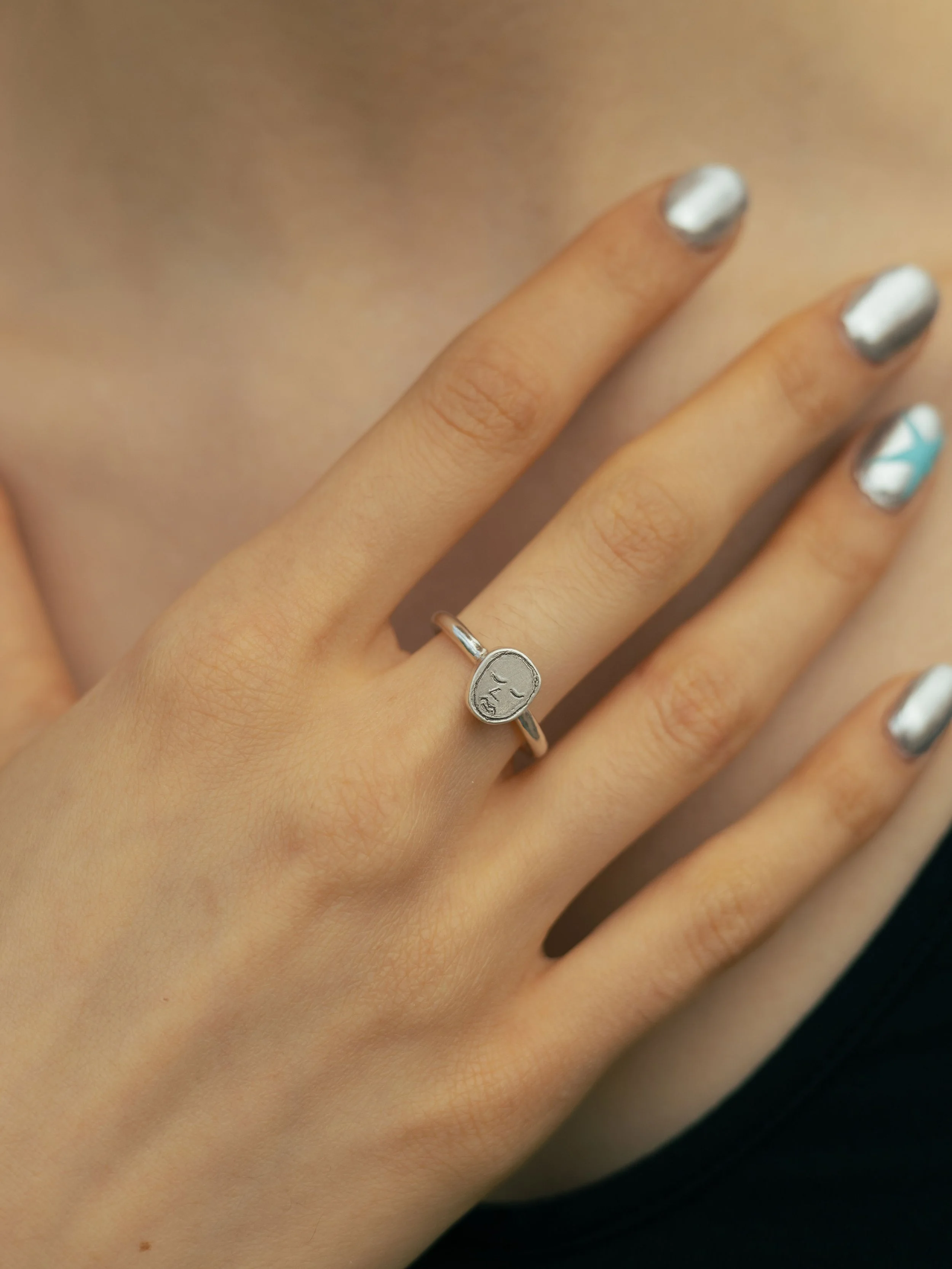 silver-moonie-face-ring1.jpg