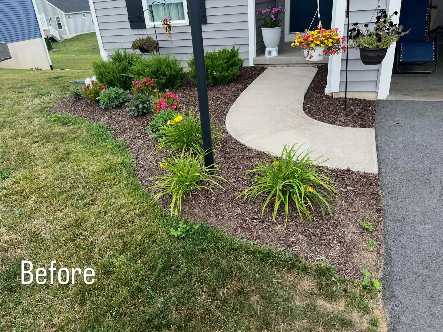 Recent landscaping done by our amazing team! 
Customer asked for their mulch bed to be replaced with a stone bed. Let us help you get your home ready for spring! 🌷