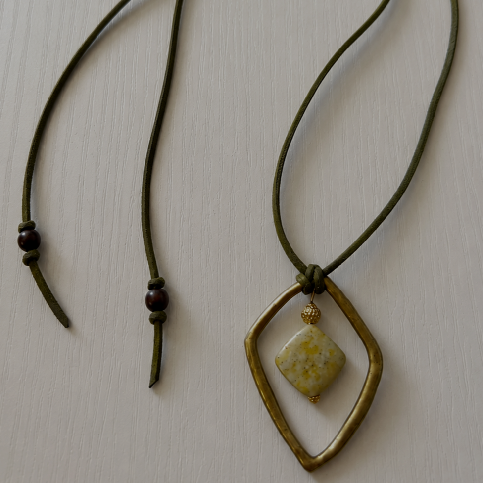 CH%252Bnecklace%252B2.png
