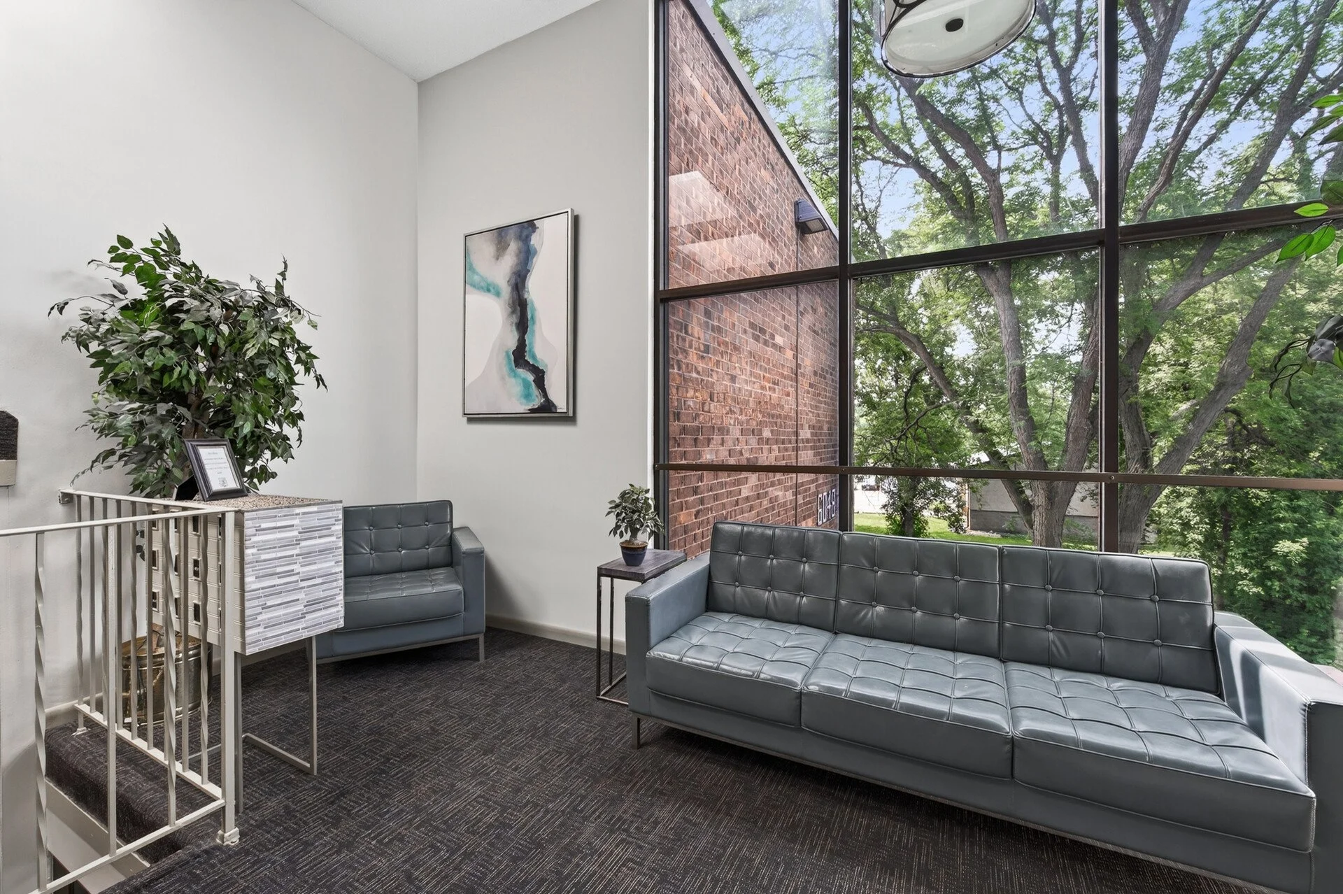 22_6048_Upper_51st_Ext_Ame22_mls.jpg