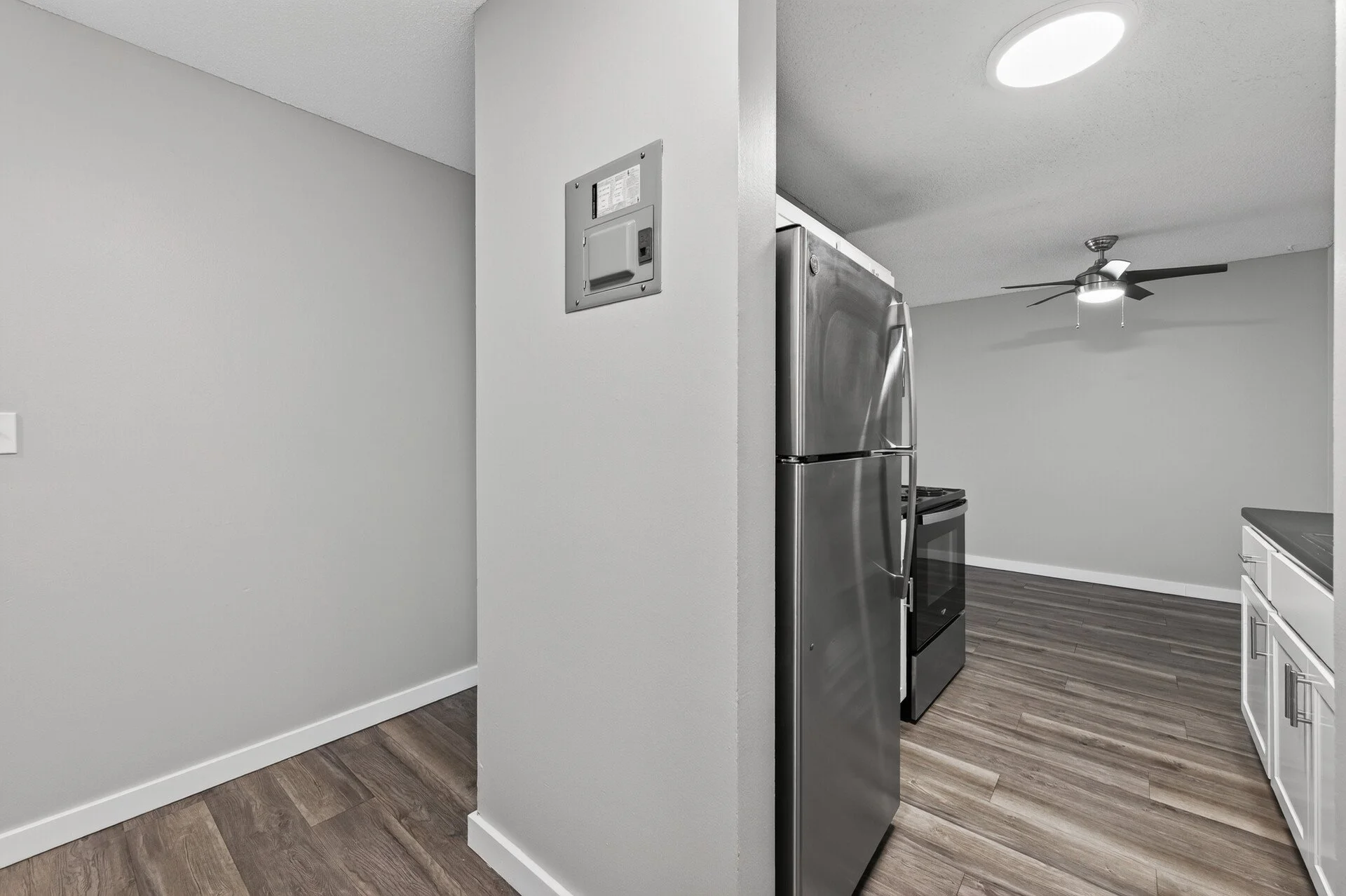 27_6048_Upper_51st_1052_mls.jpg