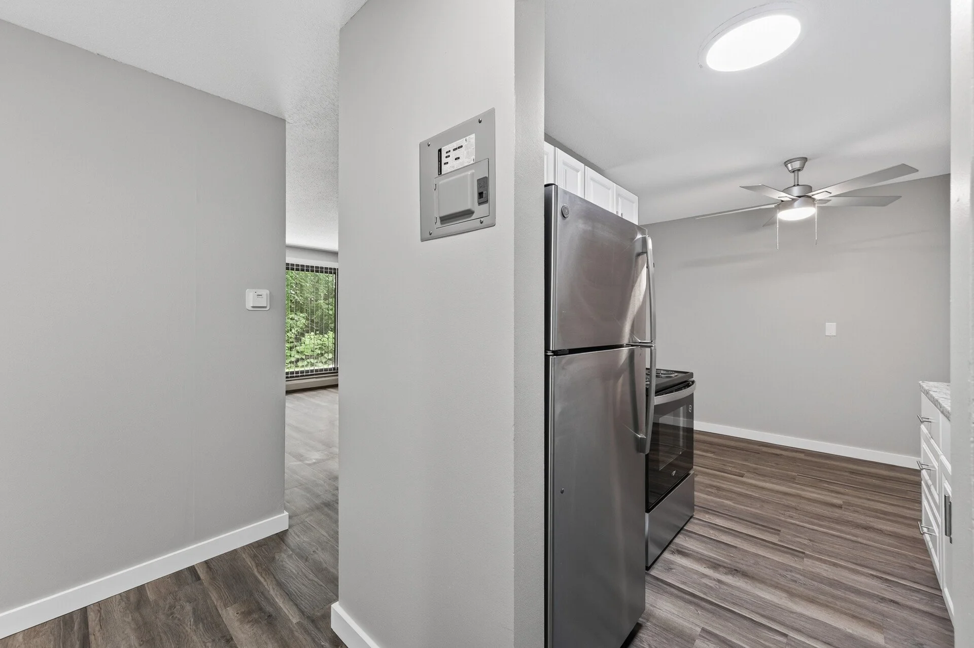 52_6048_Upper_51st_1182_mls.jpg