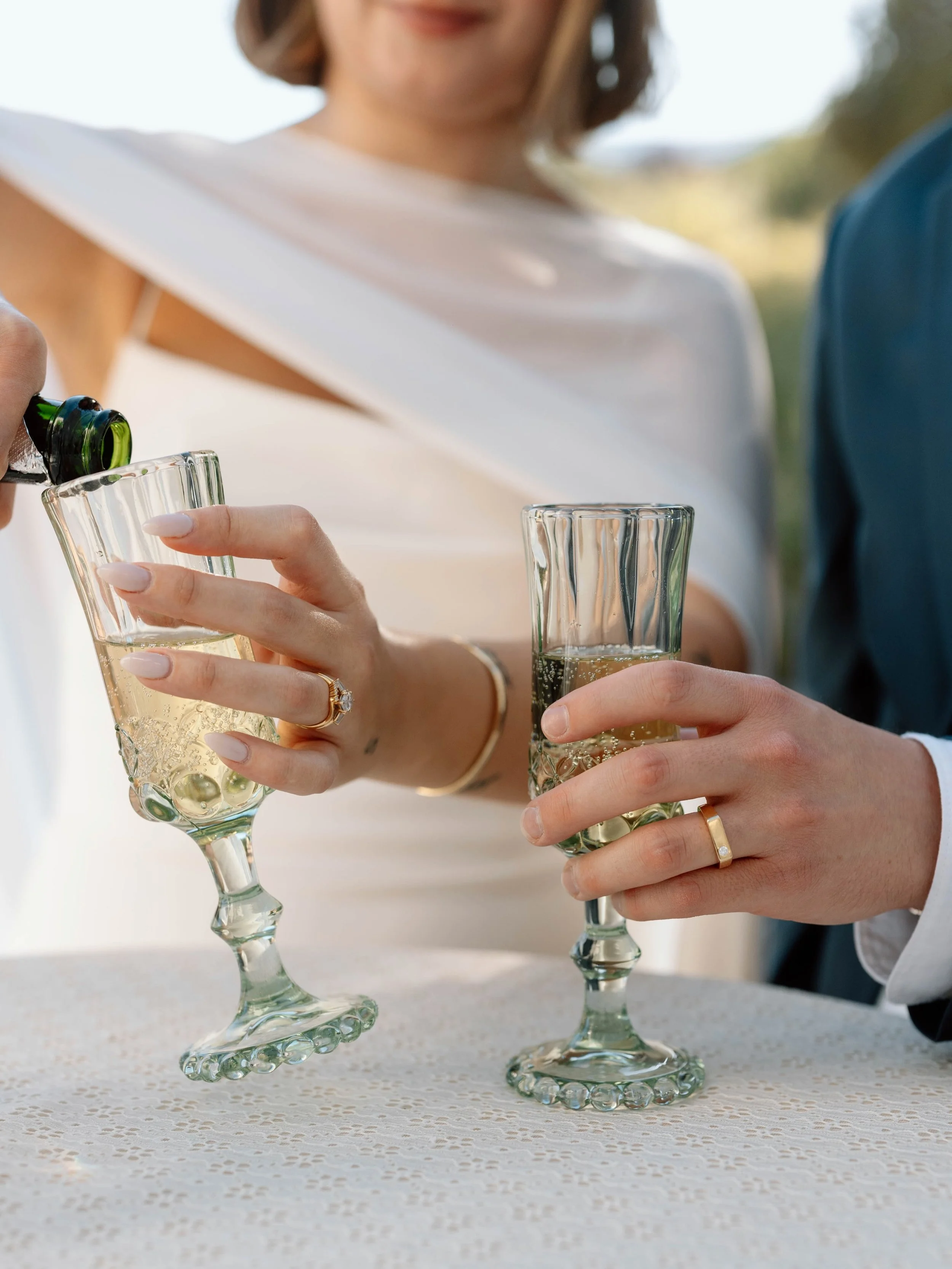 That post ceremony champagne pop🍾🥂

#arizonaweddingphotographer #phoenixweddingphotographer #phoenixphotographer #arizonaphotographer #scottsdaleweddingphotographer