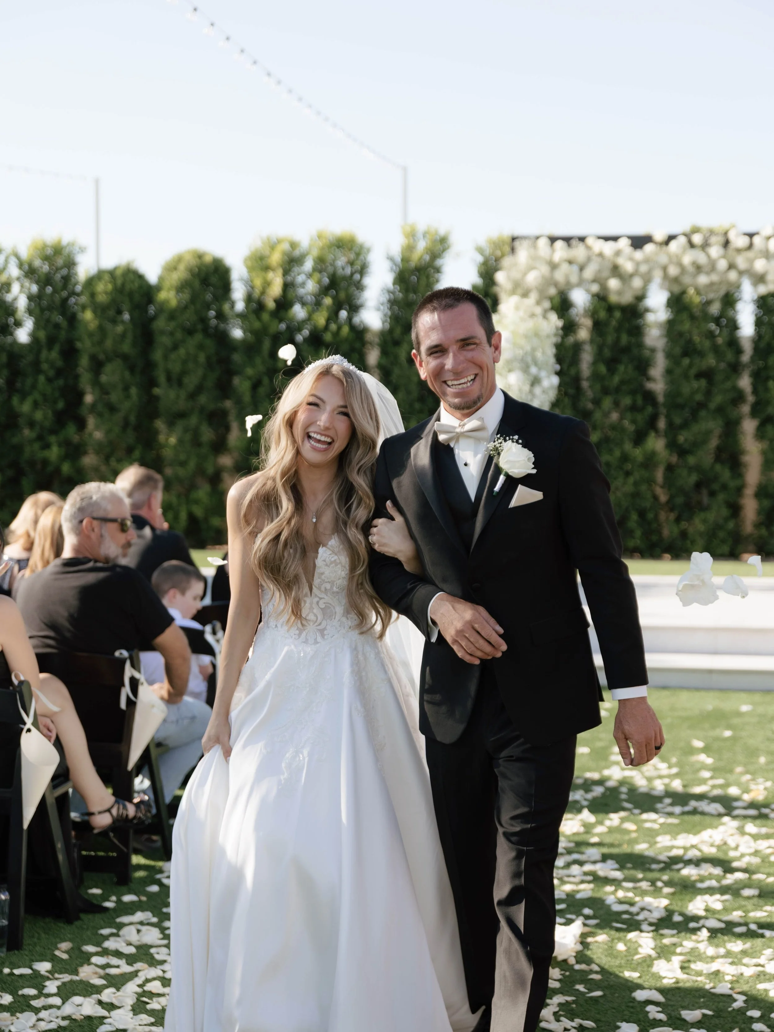 That &ldquo;just married&rdquo; high immediately after saying &ldquo;I Do&rdquo; 🥹

#arizonaweddingphotographer #phoenixweddingphotographer #phoenixphotographer #arizonaphotographer #scottsdaleweddingphotographer 

Vendor Team
Photographer @brianale