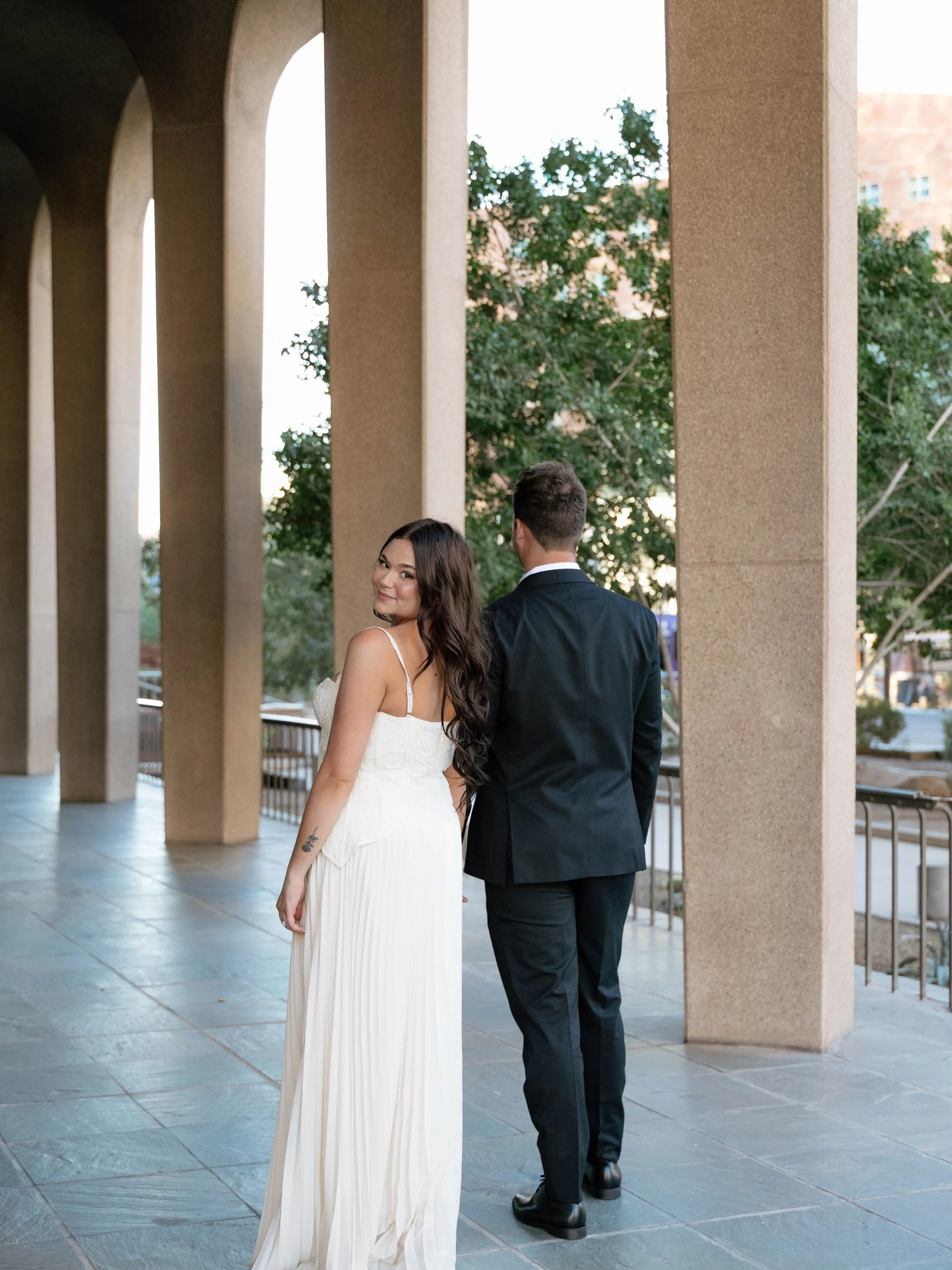 Busy weekend for BLP with a bridal session and 2 weddings yesterday! Thankful for my amazing couples that put their trust in me and my team to capture their day🤍

#arizonaweddingphotographer #phoenixweddingphotographer #phoenixphotographer #arizonap