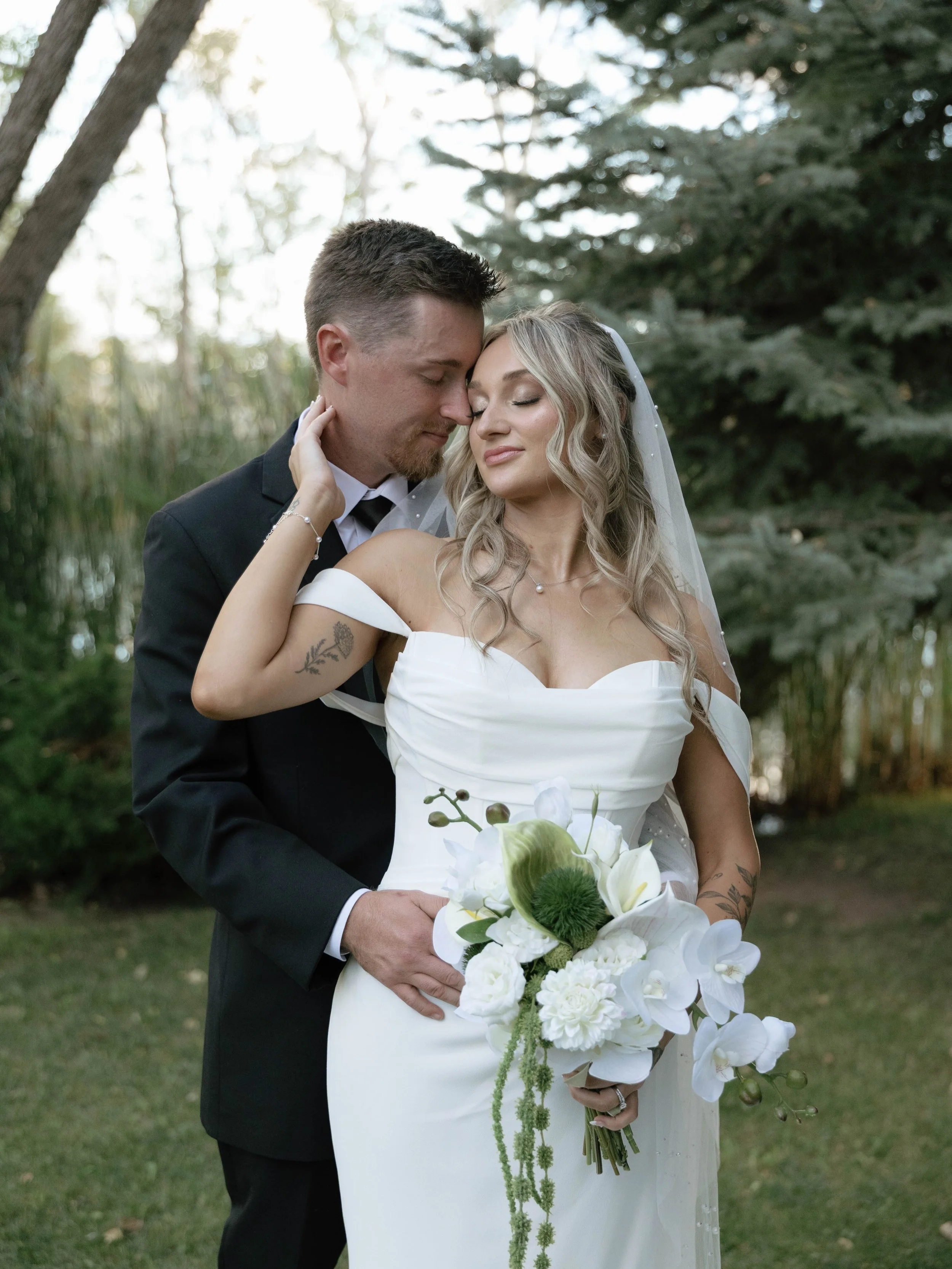 All weddings I get to photograph are special but there&rsquo;s always ones that come along that remind me I&rsquo;m doing exactly what the Lord has called me to do and makes me extra grateful for Him calling me to create for His glory&mdash; and this