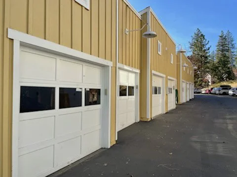 Ample Parking & Garage Spaces