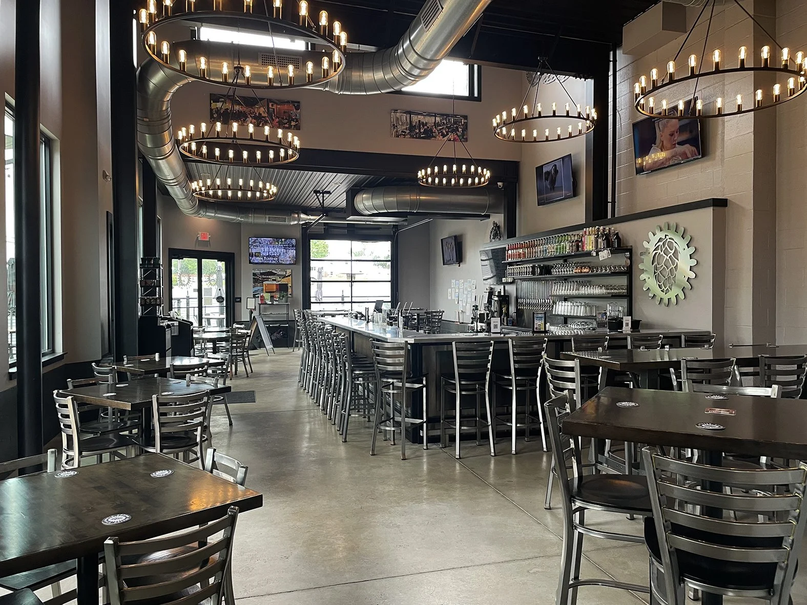 adamstown-interior2.jpg