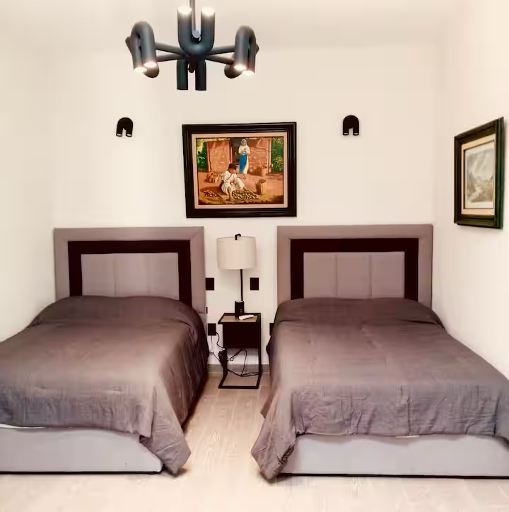 LA HABITACIÓN PLATA